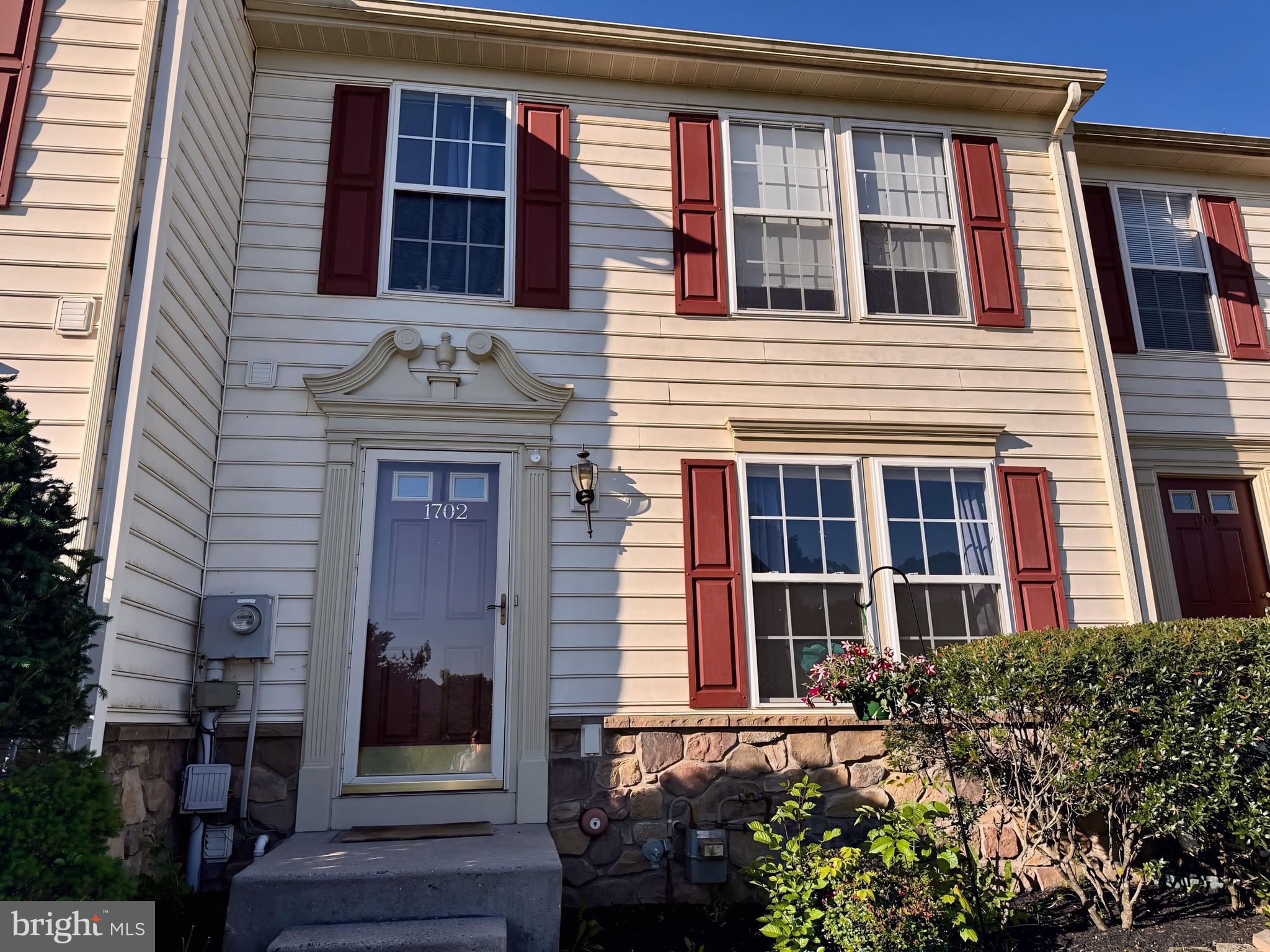 1702 ORCHARD VIEW ROAD