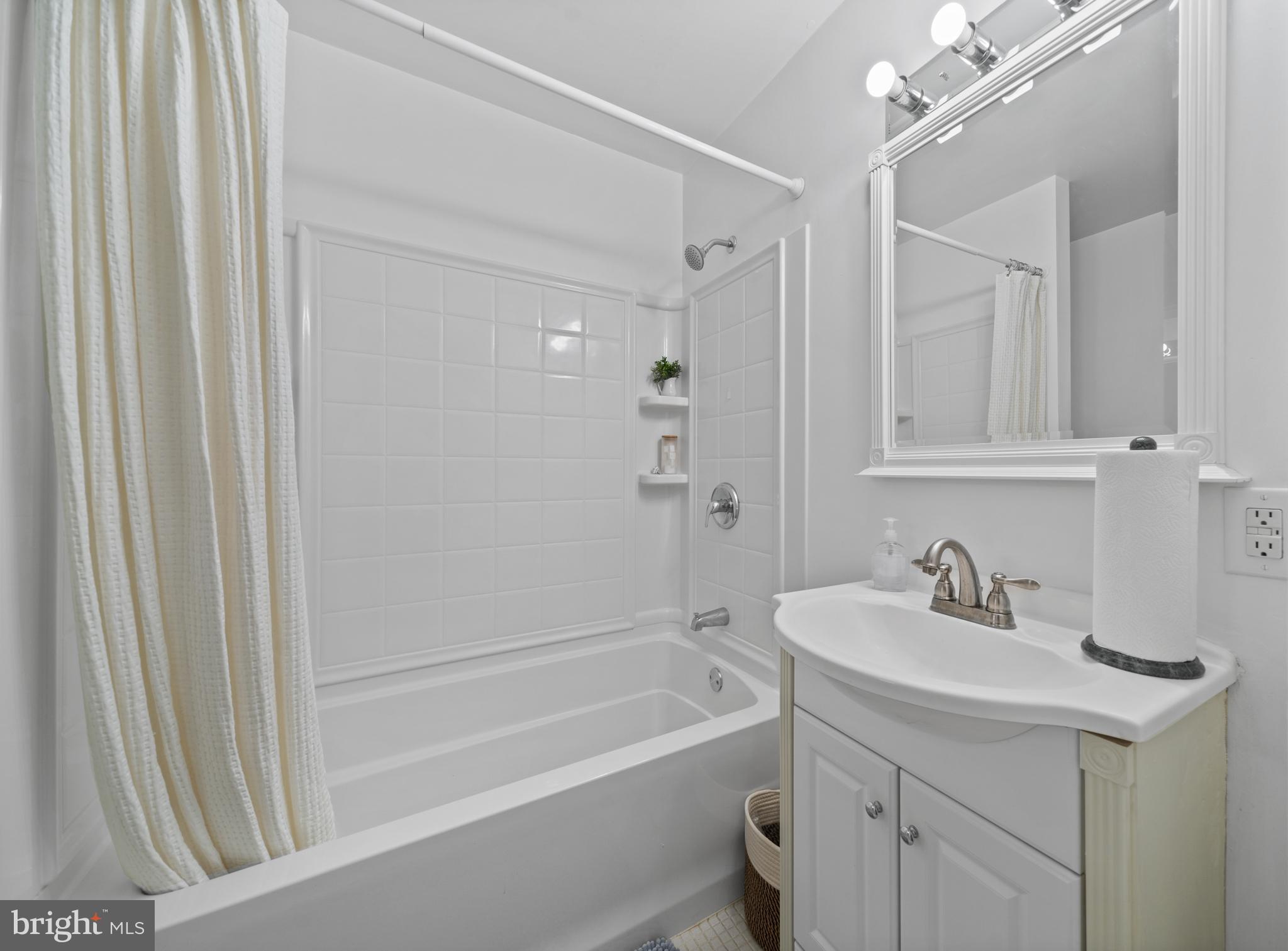 OAK HILL EST SUB - Residential