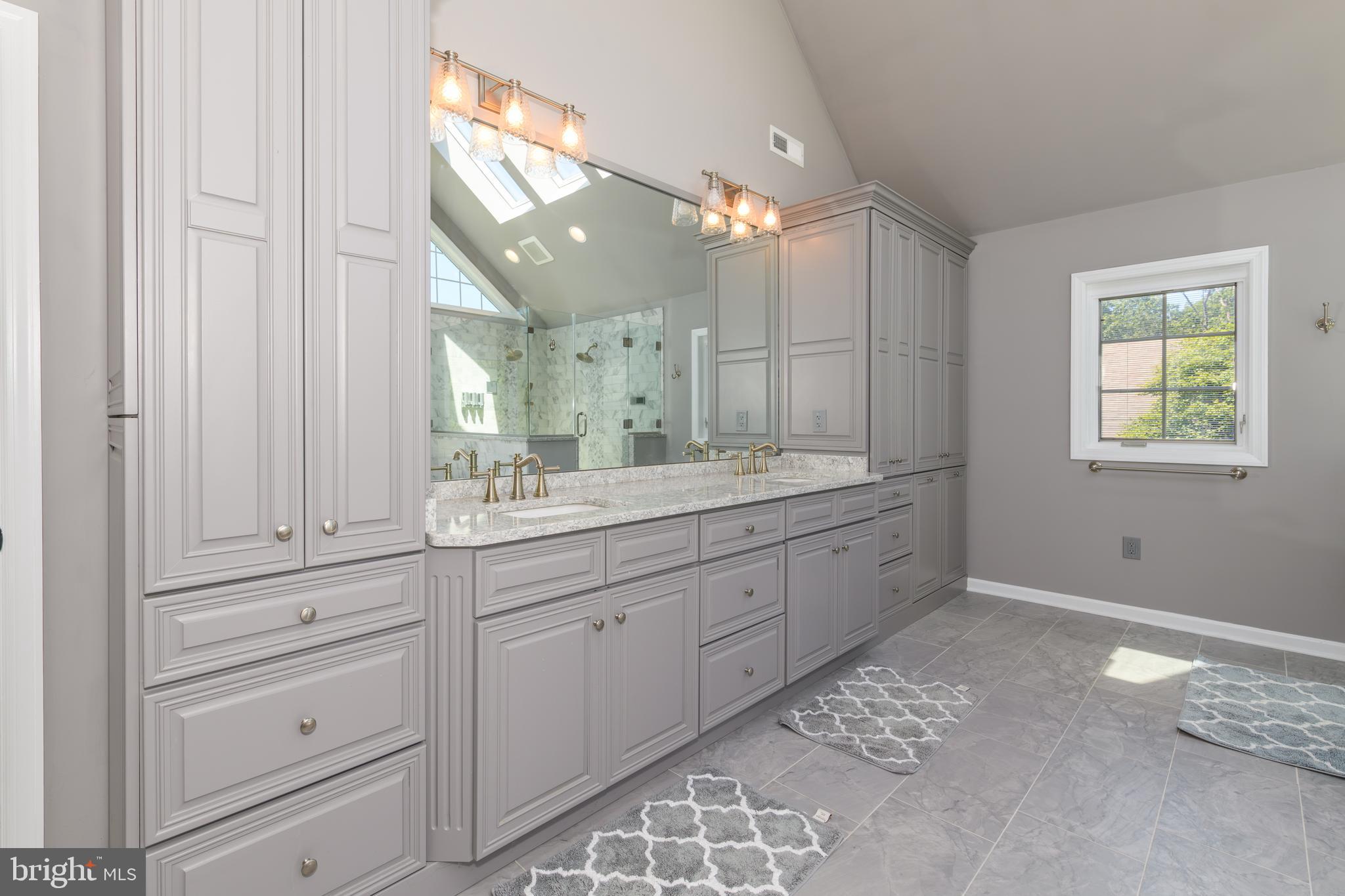 FOX HOLLOW - Residential