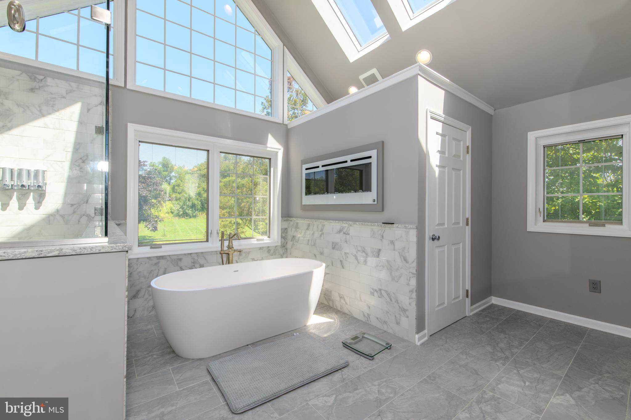 FOX HOLLOW - Residential