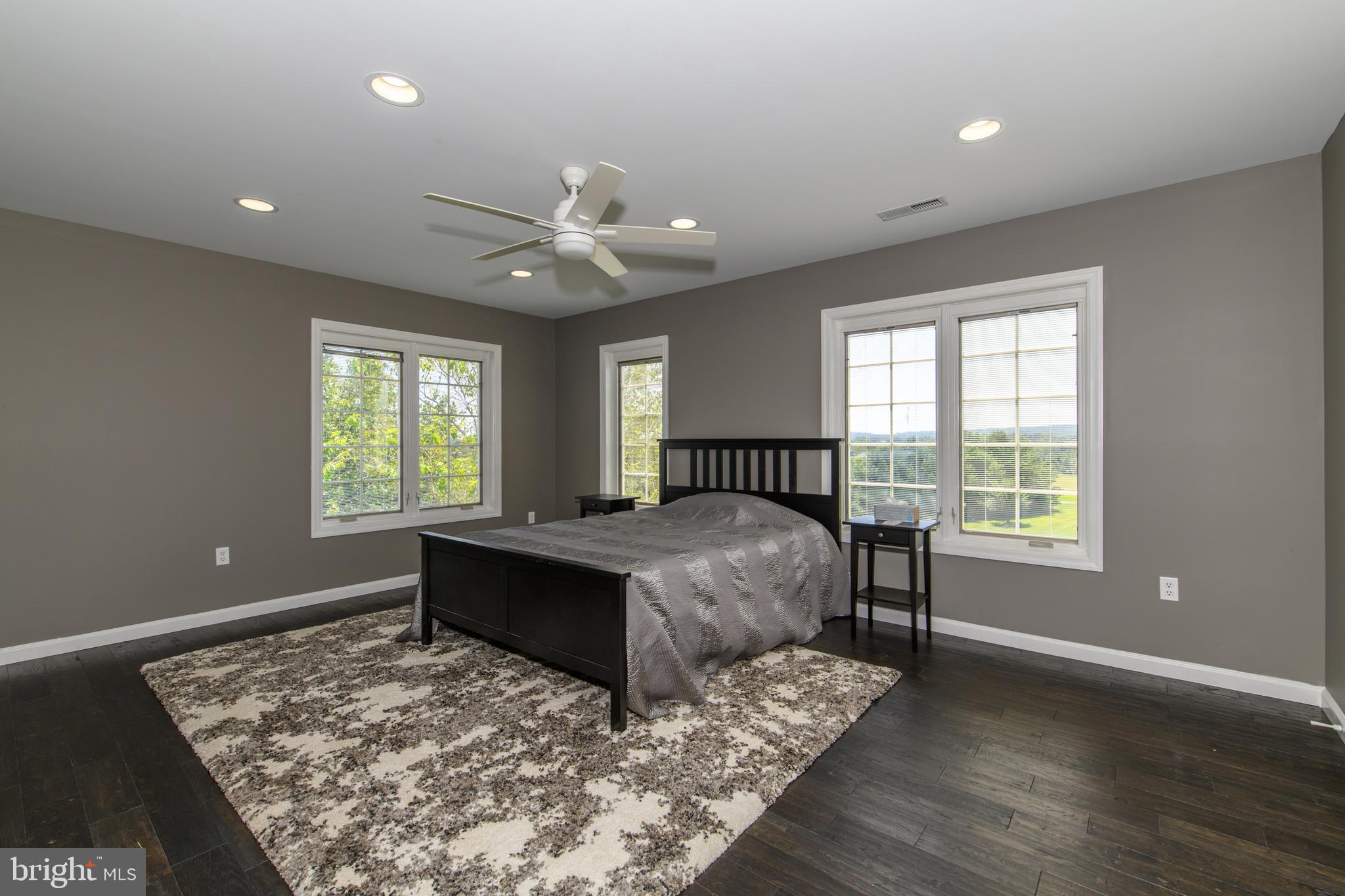 FOX HOLLOW - Residential