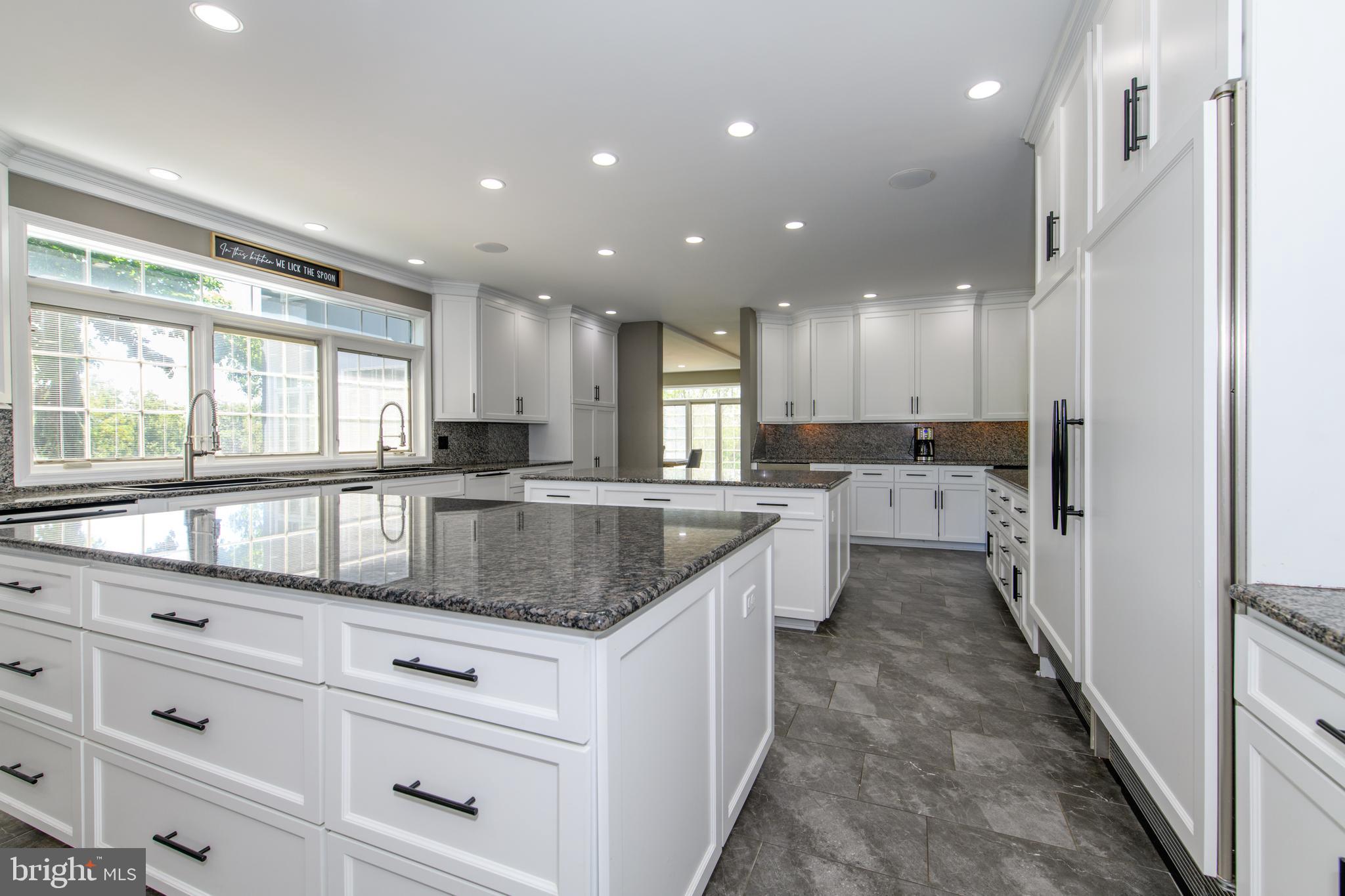 FOX HOLLOW - Residential