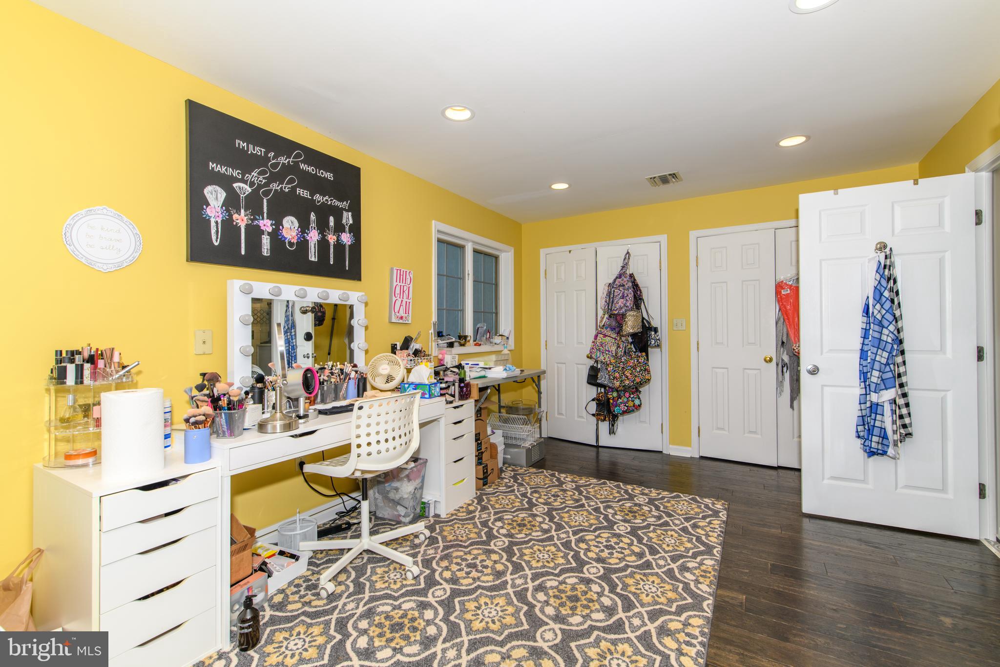 FOX HOLLOW - Residential