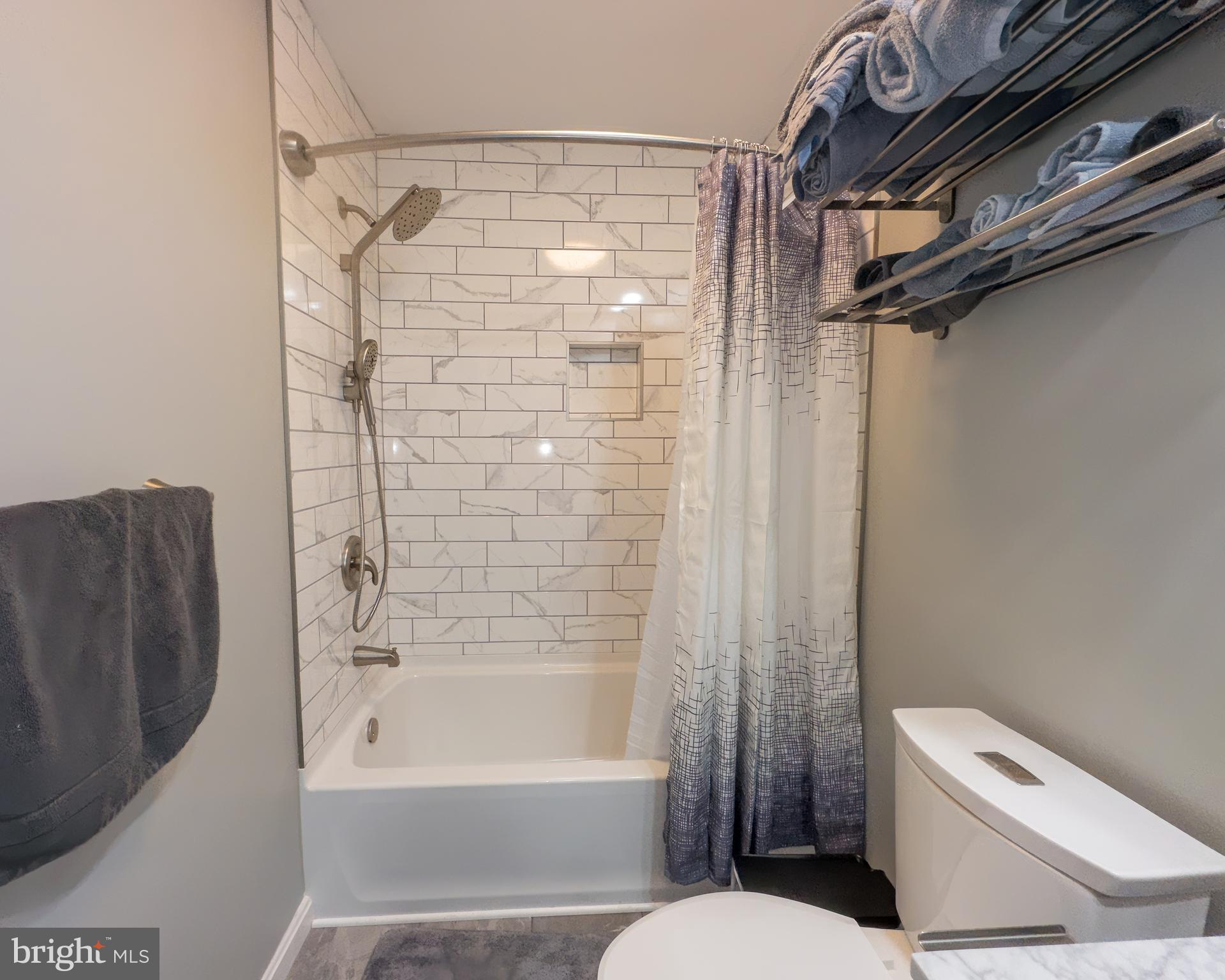 FOX HOLLOW - Residential