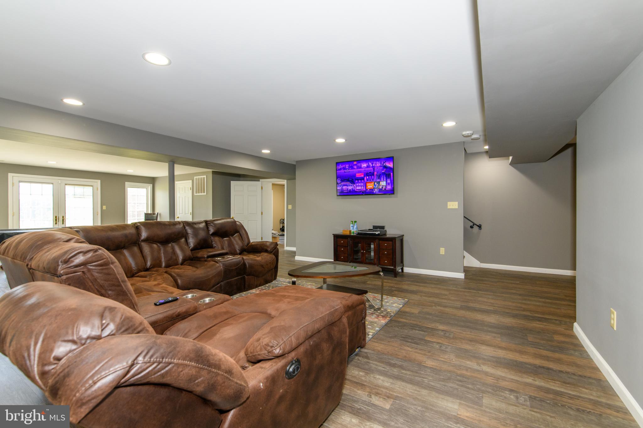 FOX HOLLOW - Residential