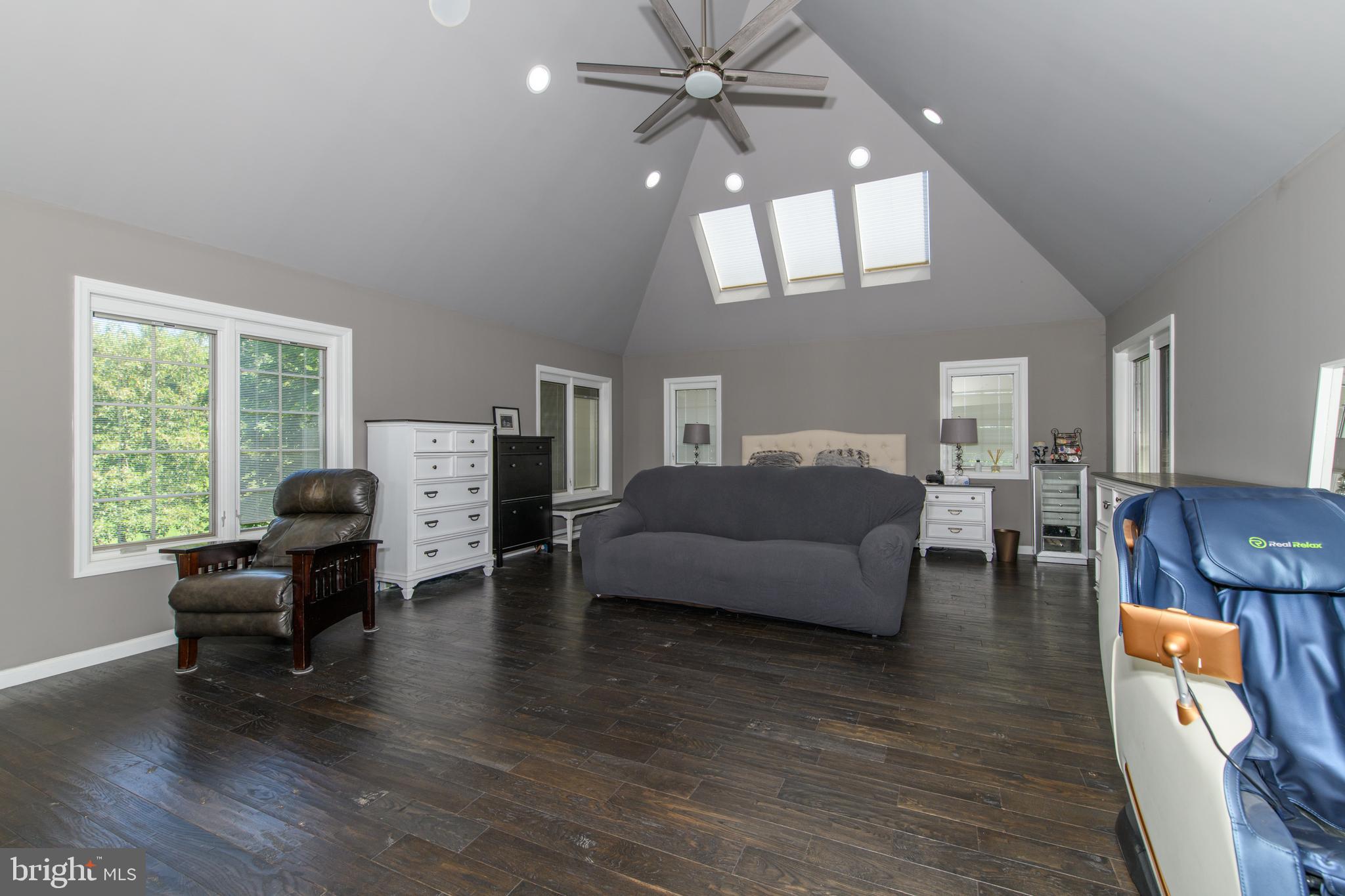 FOX HOLLOW - Residential