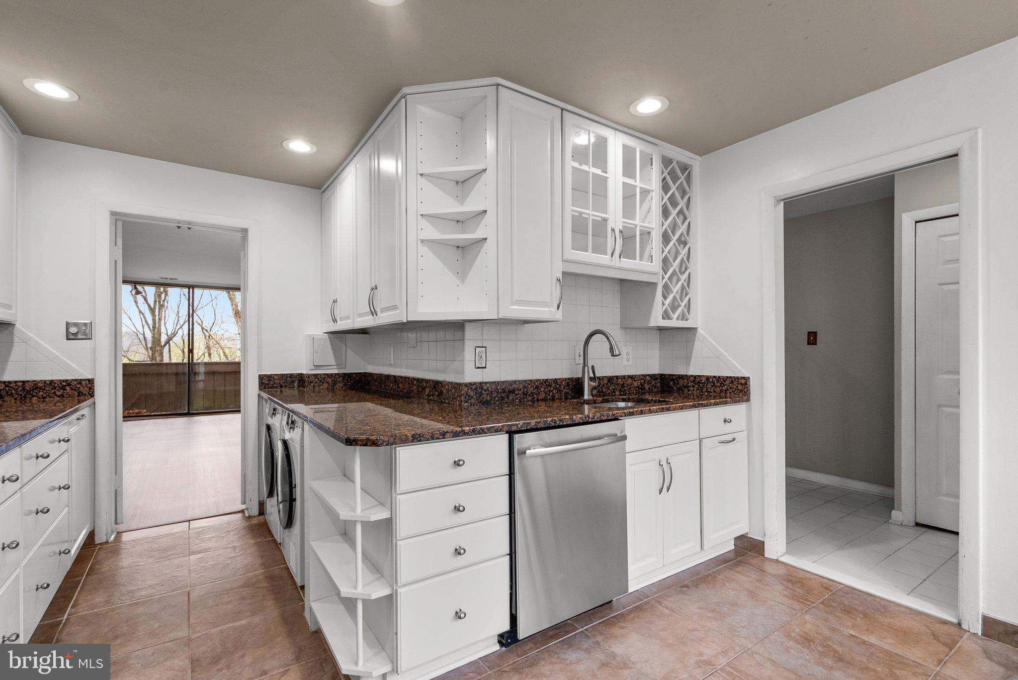 CONCORD MEWS - Residential Lease