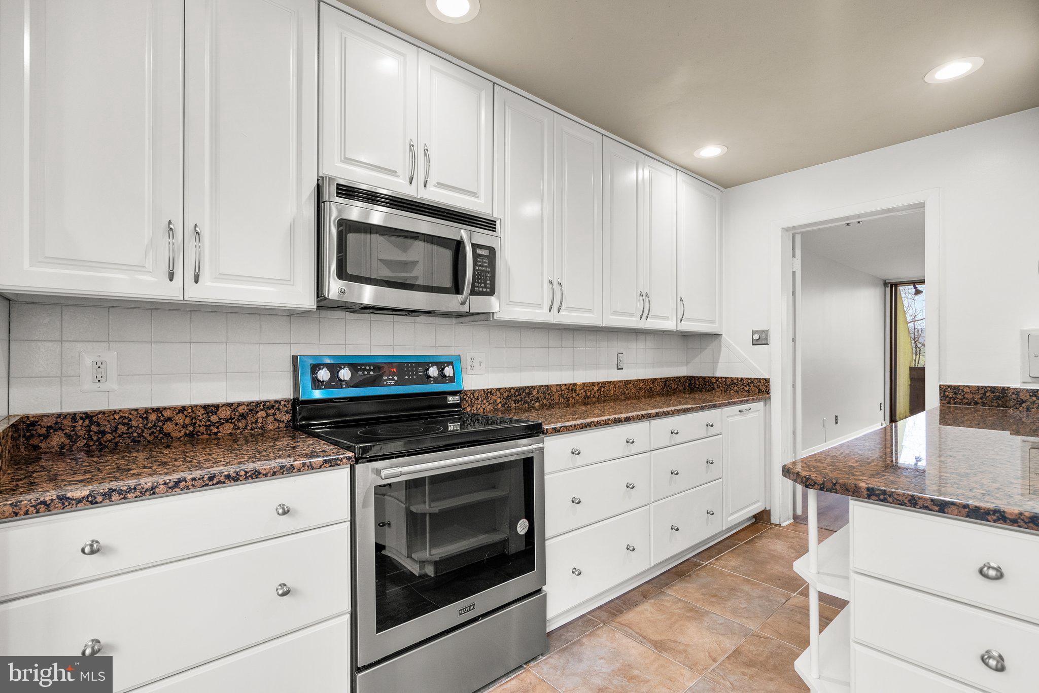 CONCORD MEWS - Residential Lease