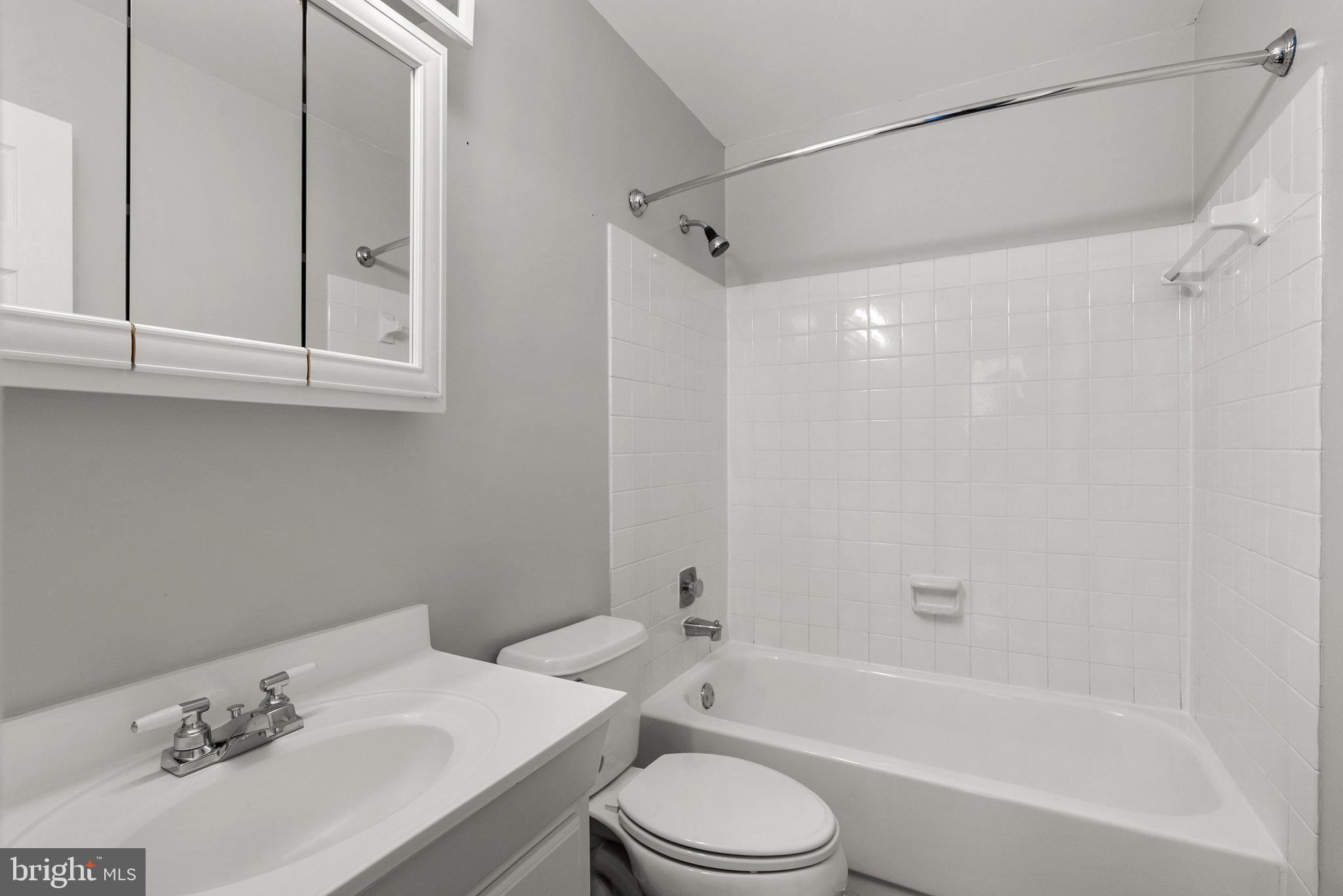 CONCORD MEWS - Residential Lease