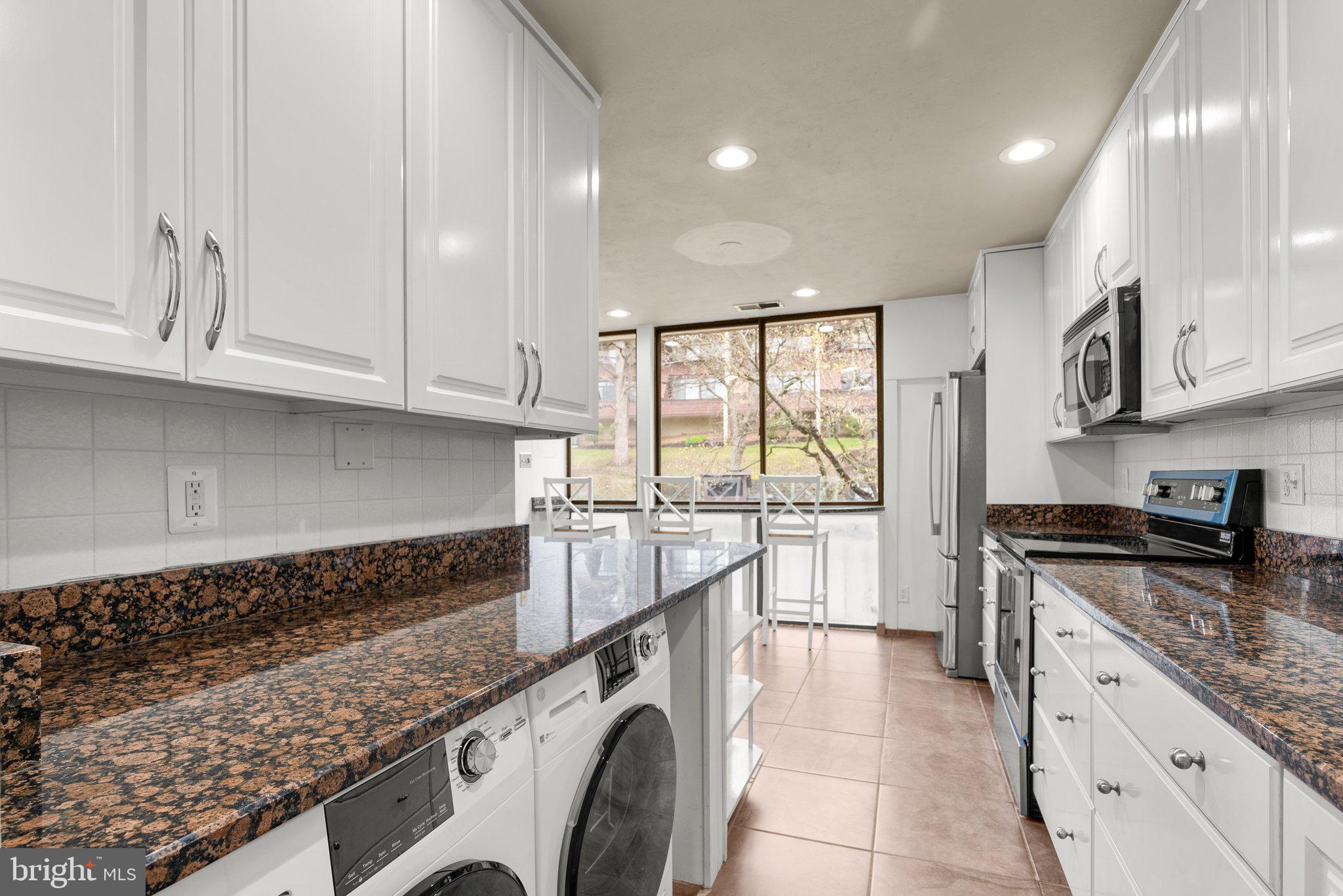 CONCORD MEWS - Residential Lease