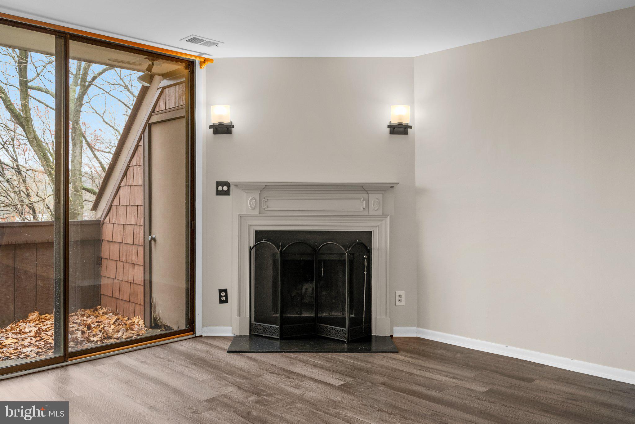 CONCORD MEWS - Residential Lease