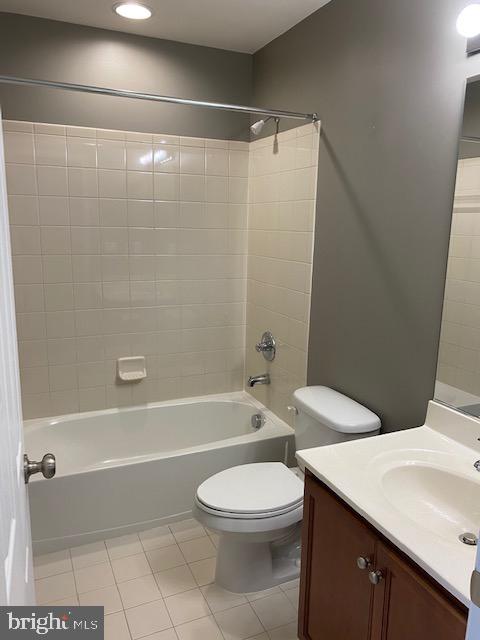 POWELLS RUN VILLAGE COND - Residential Lease