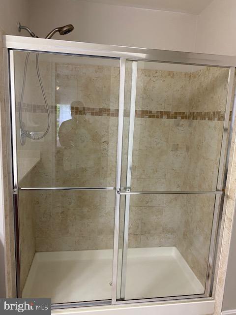 POWELLS RUN VILLAGE COND - Residential Lease