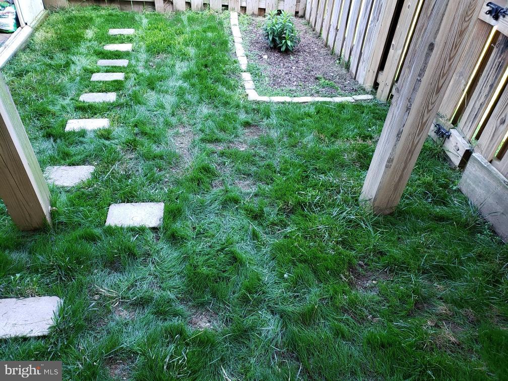 POWELLS RUN VILLAGE COND - Residential Lease