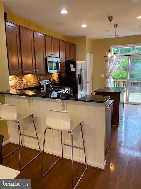 POWELLS RUN VILLAGE COND - Residential Lease