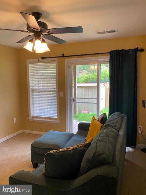 POWELLS RUN VILLAGE COND - Residential Lease