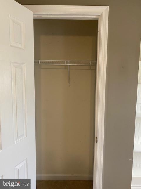 POWELLS RUN VILLAGE COND - Residential Lease