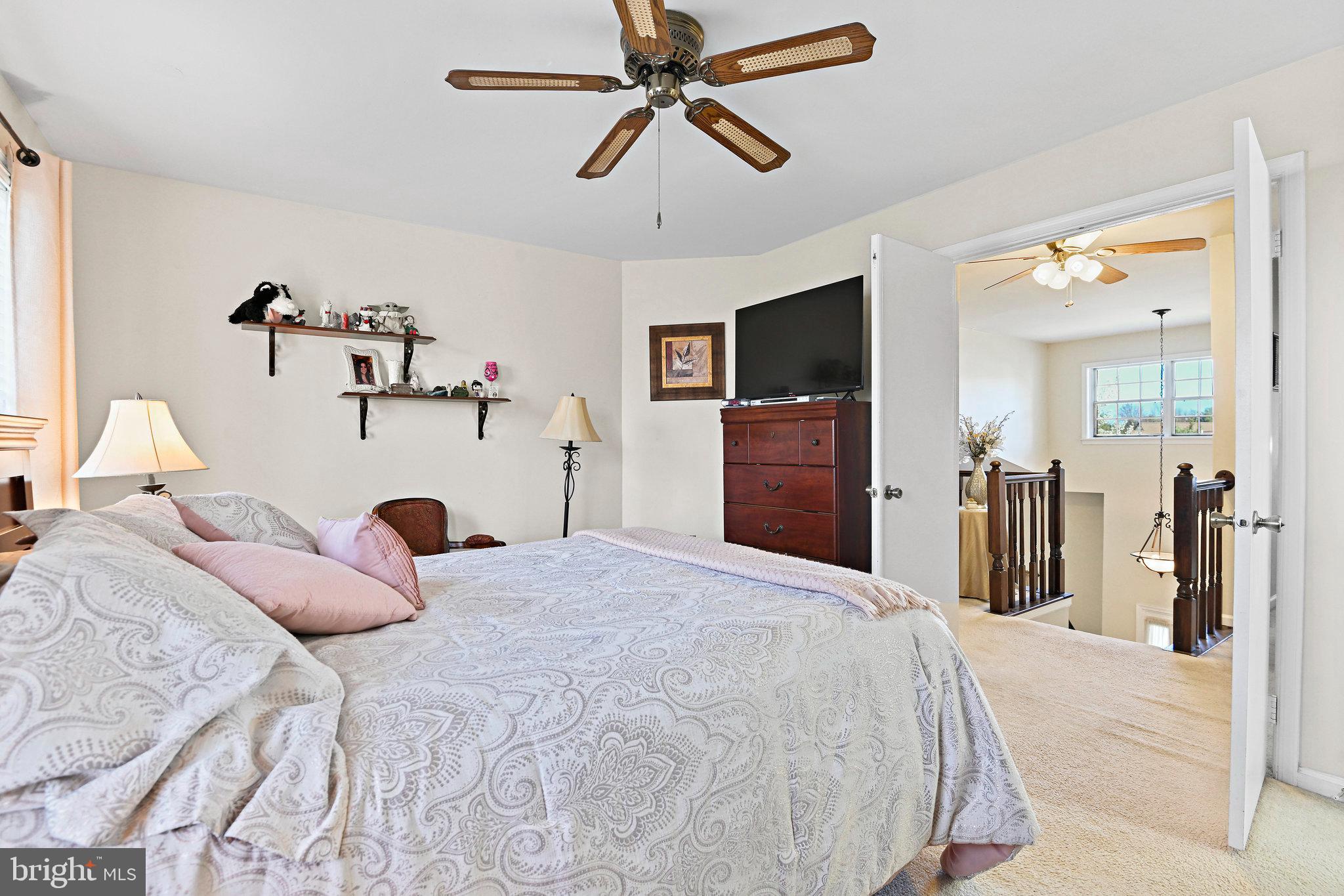 EMERALD CHASE - Residential