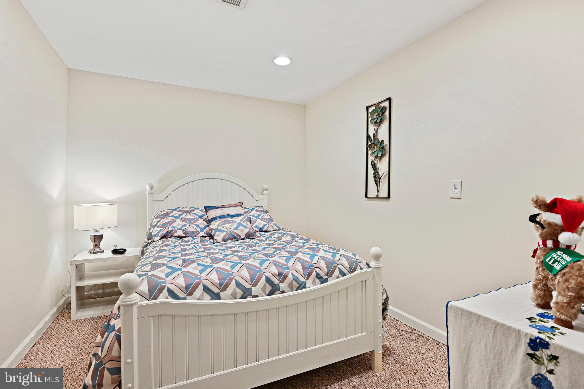 EMERALD CHASE - Residential