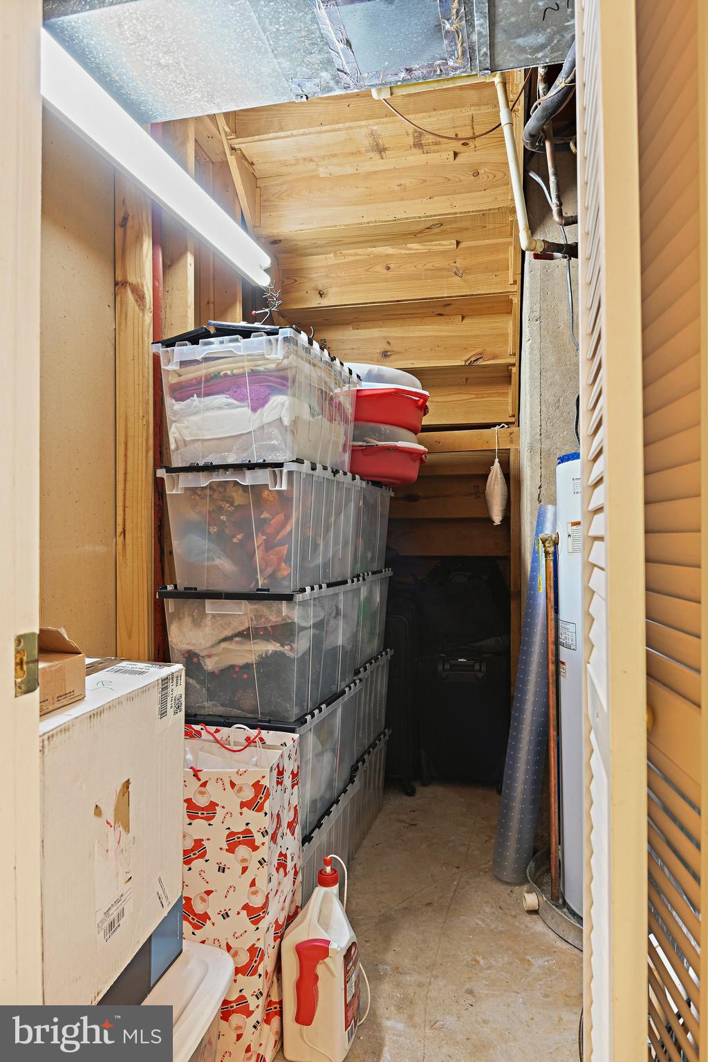 EMERALD CHASE - Residential