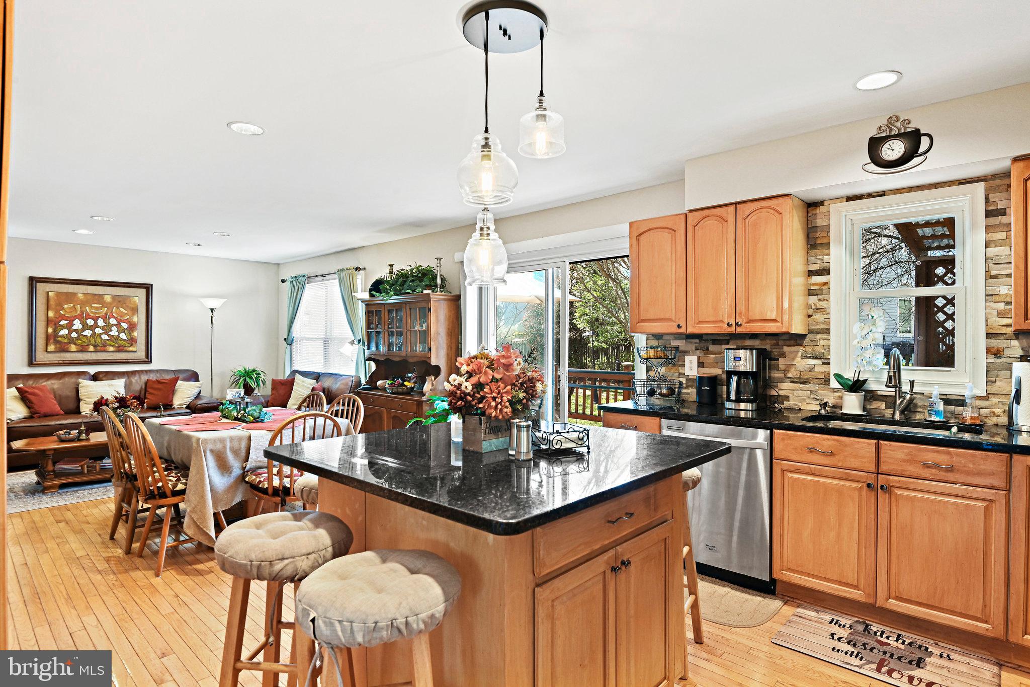 EMERALD CHASE - Residential