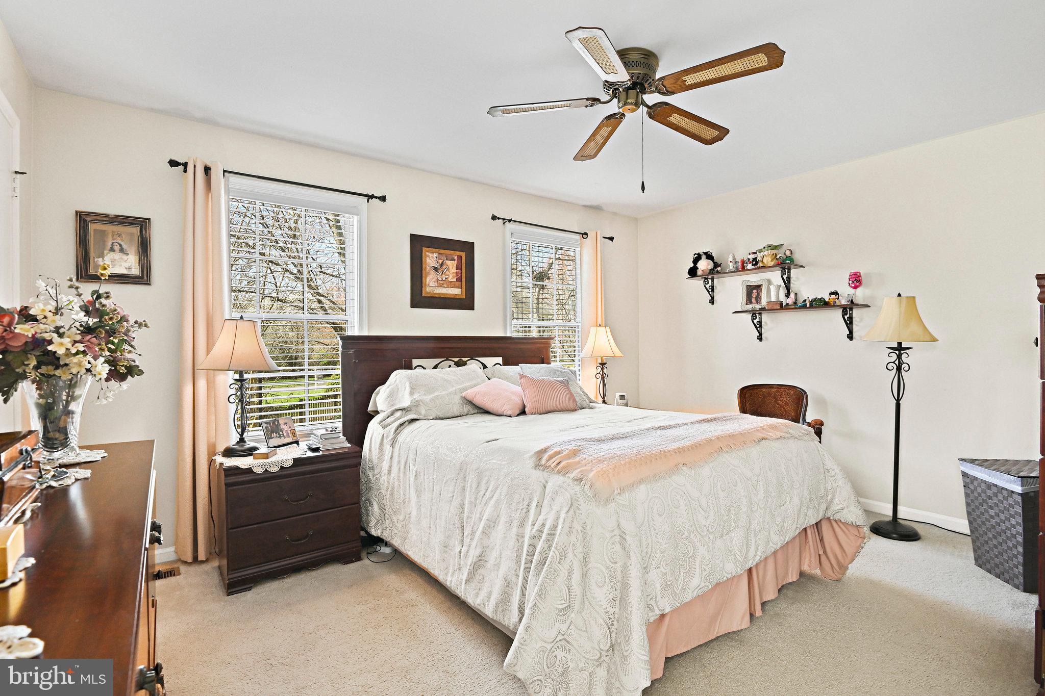 EMERALD CHASE - Residential