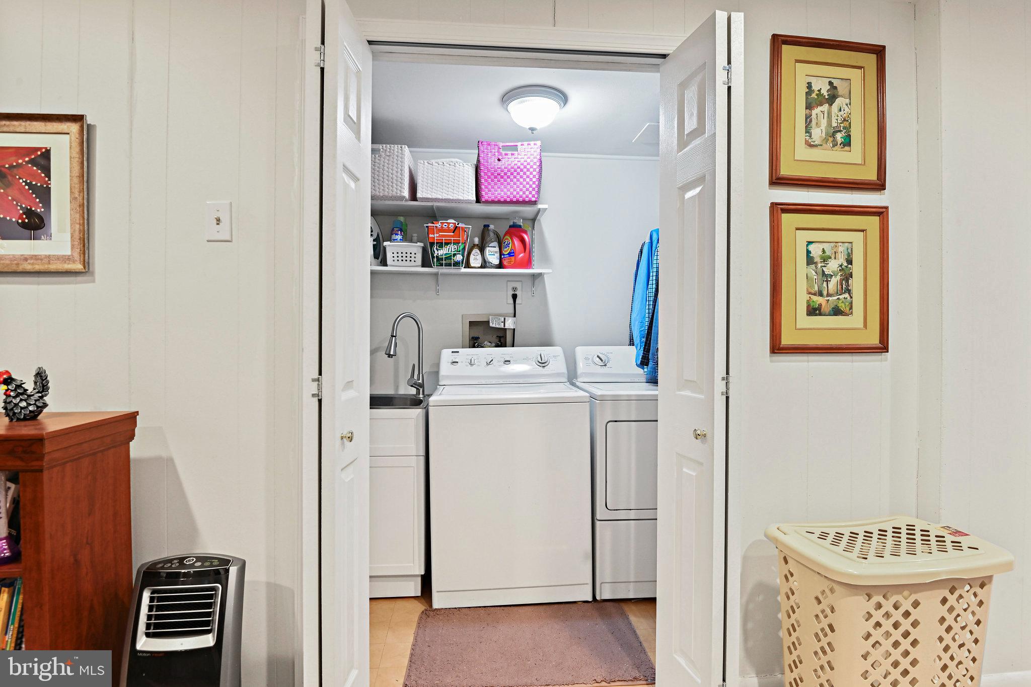 EMERALD CHASE - Residential