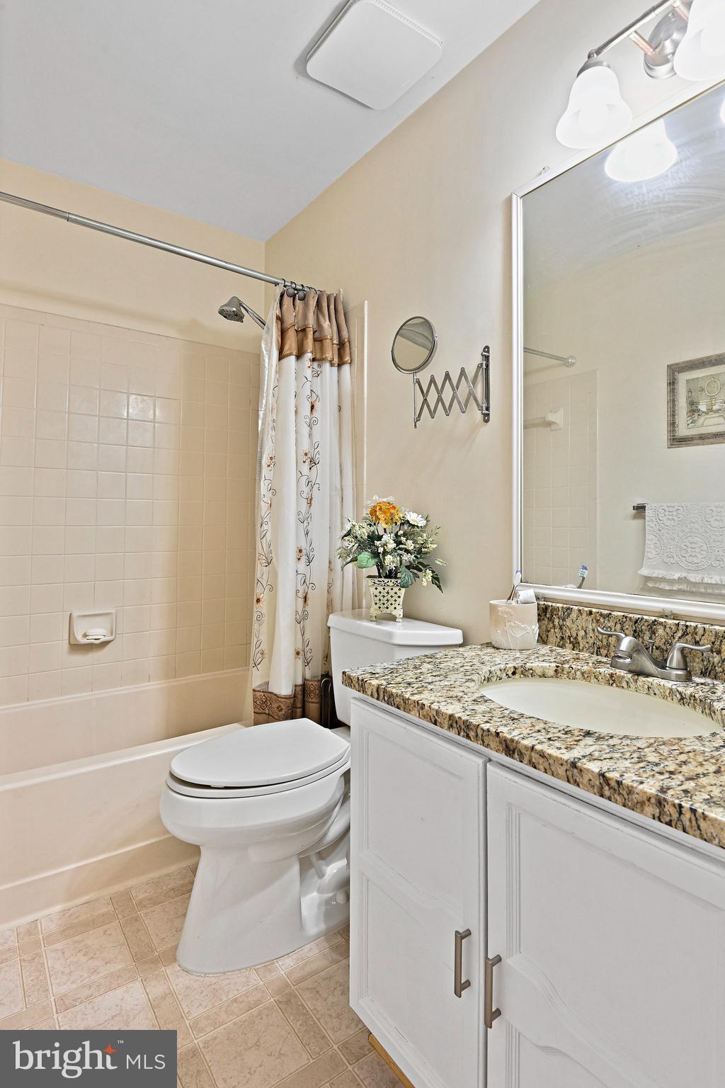 EMERALD CHASE - Residential