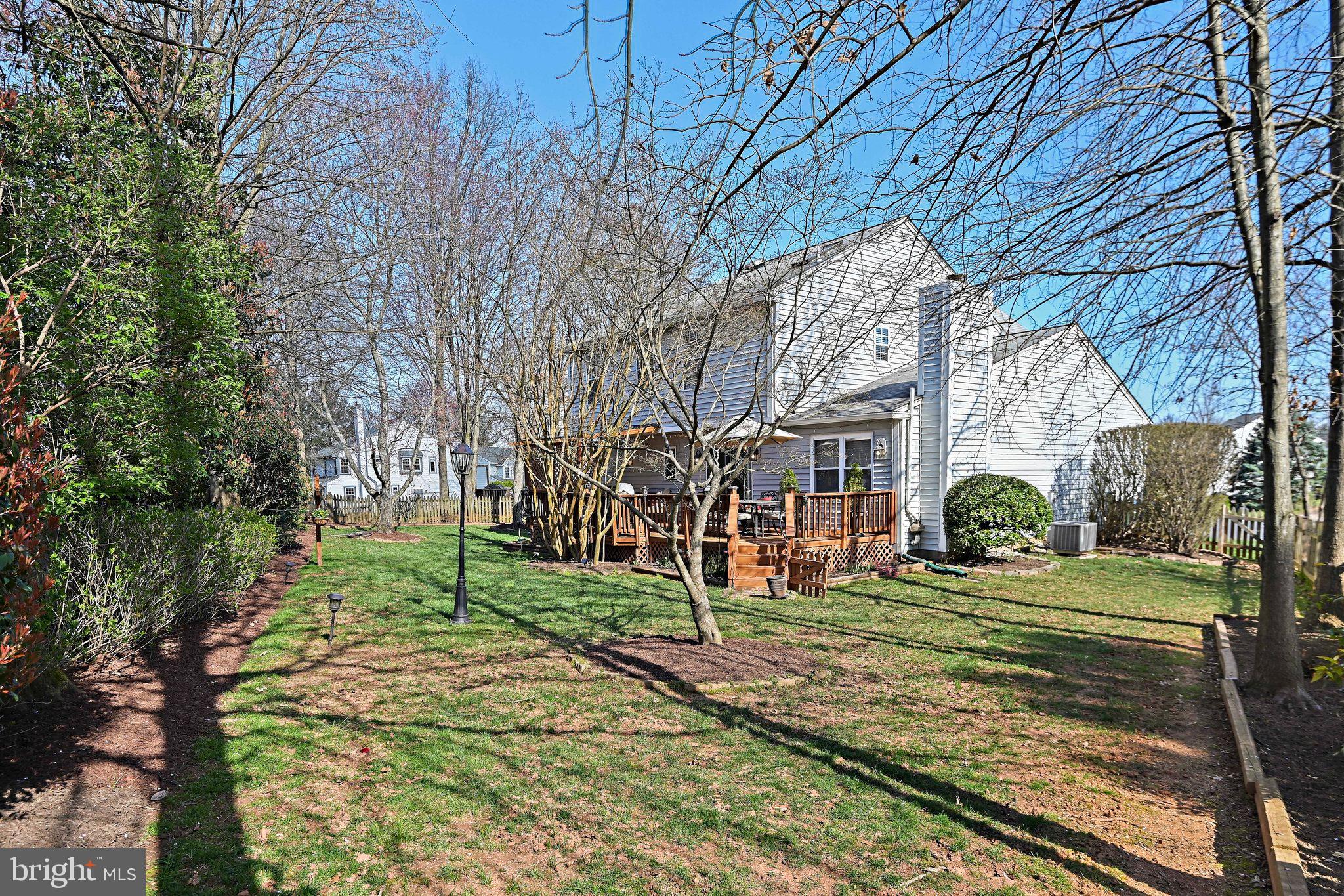 EMERALD CHASE - Residential