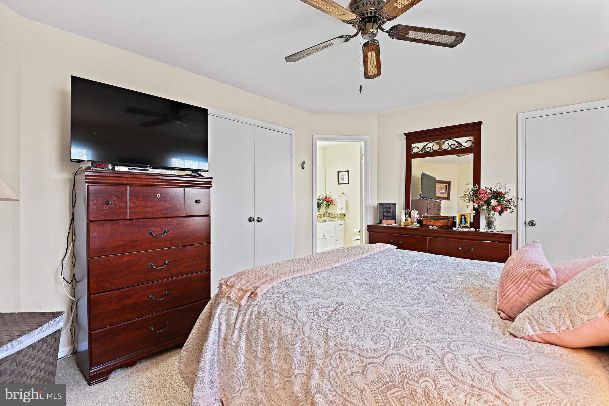 EMERALD CHASE - Residential