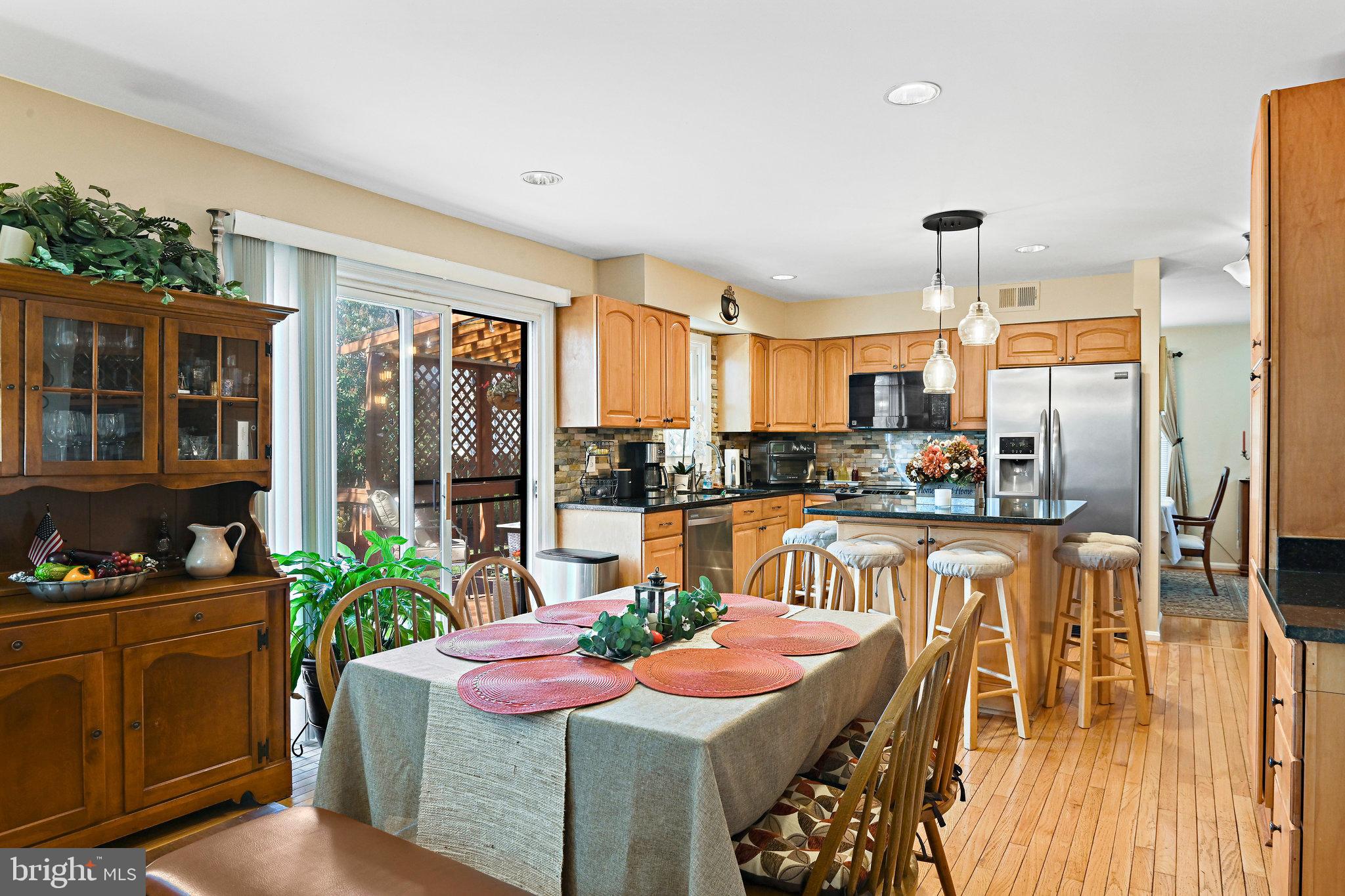 EMERALD CHASE - Residential