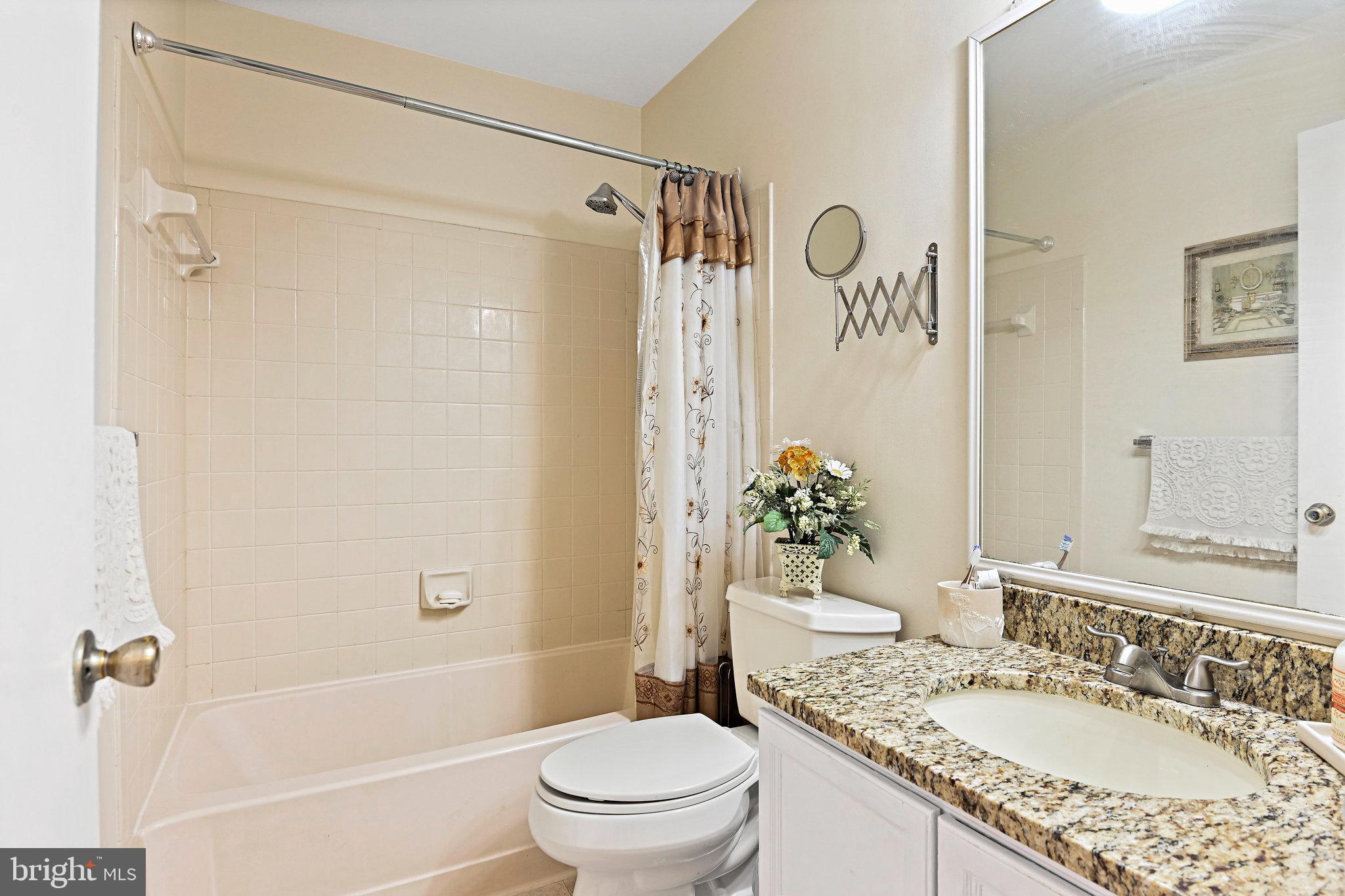 EMERALD CHASE - Residential