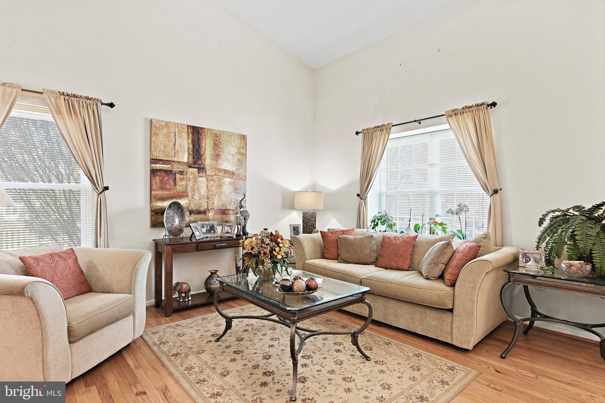 EMERALD CHASE - Residential