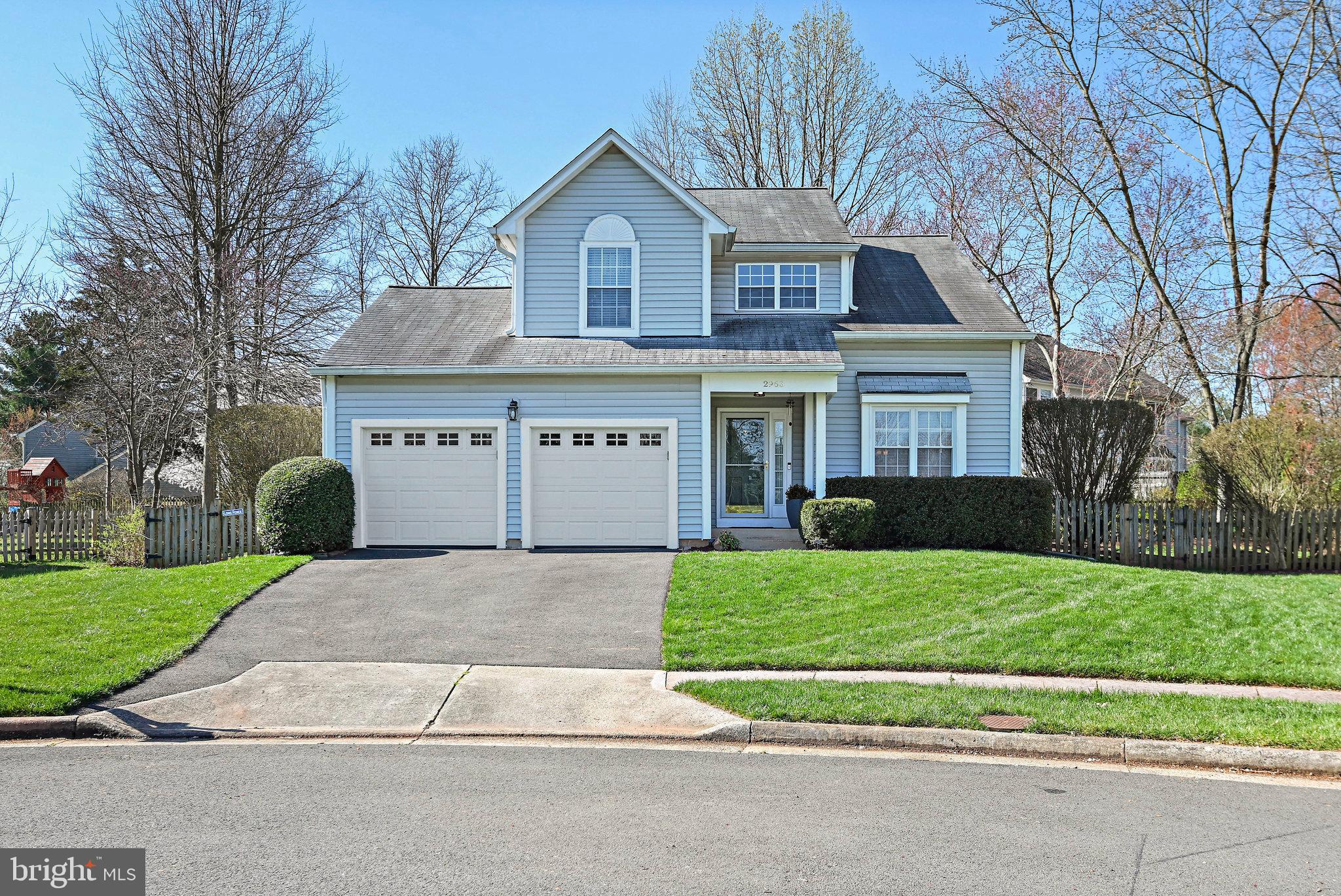 EMERALD CHASE - Residential