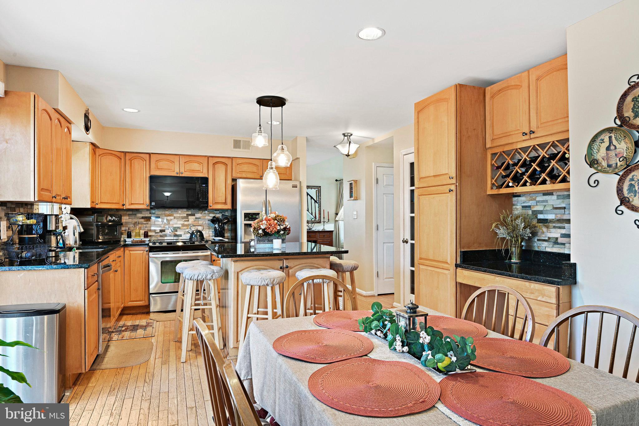 EMERALD CHASE - Residential