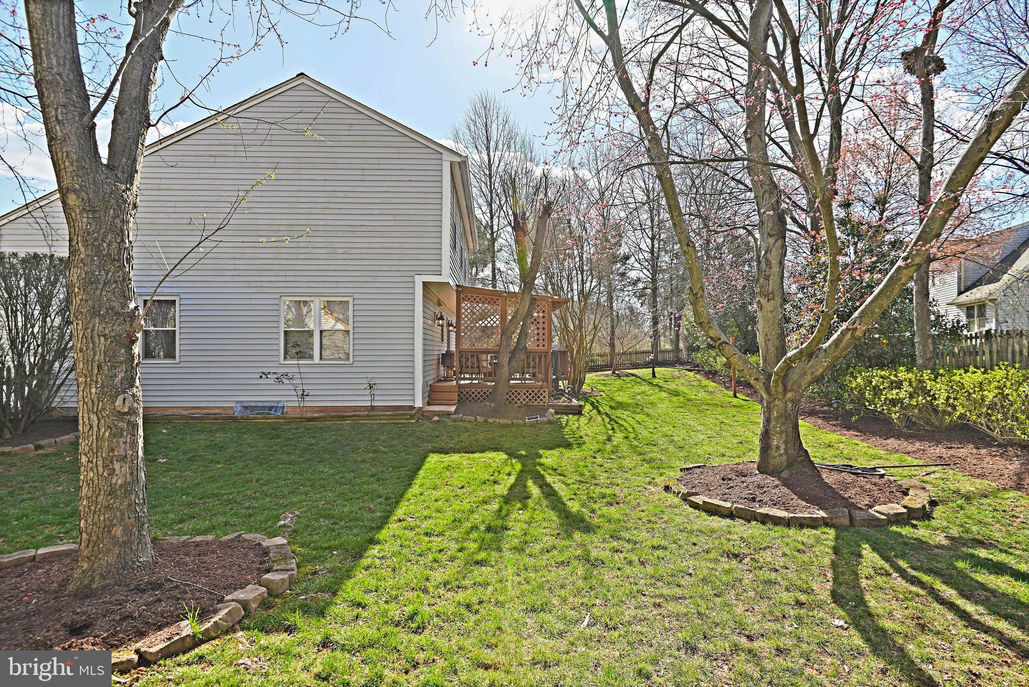 EMERALD CHASE - Residential