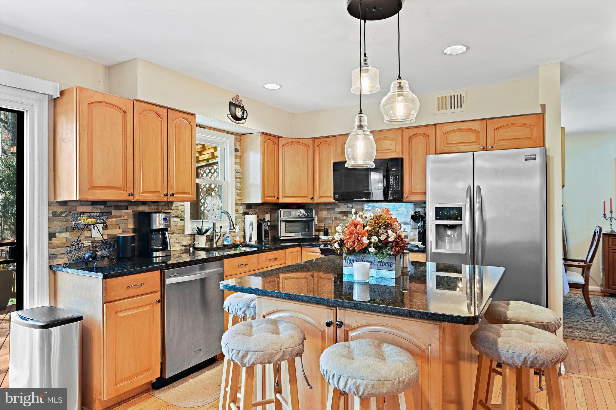 EMERALD CHASE - Residential