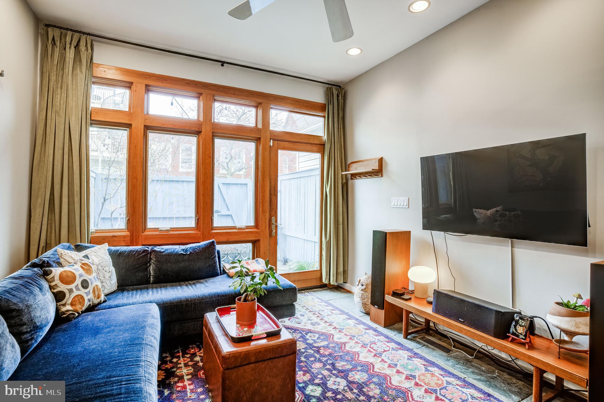 RIVERSIDE - Residential