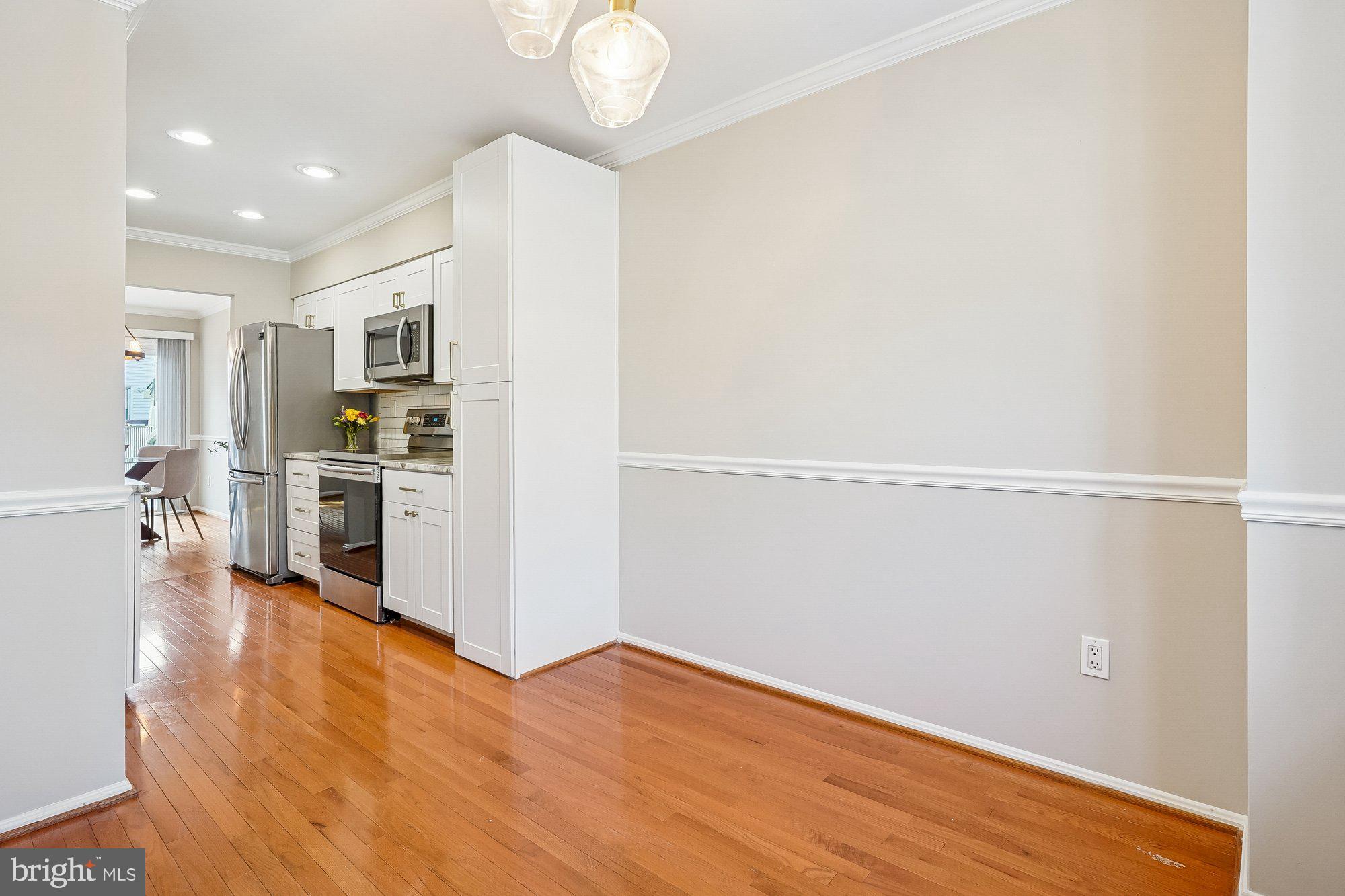 HILLSIDE COMMONS - Residential