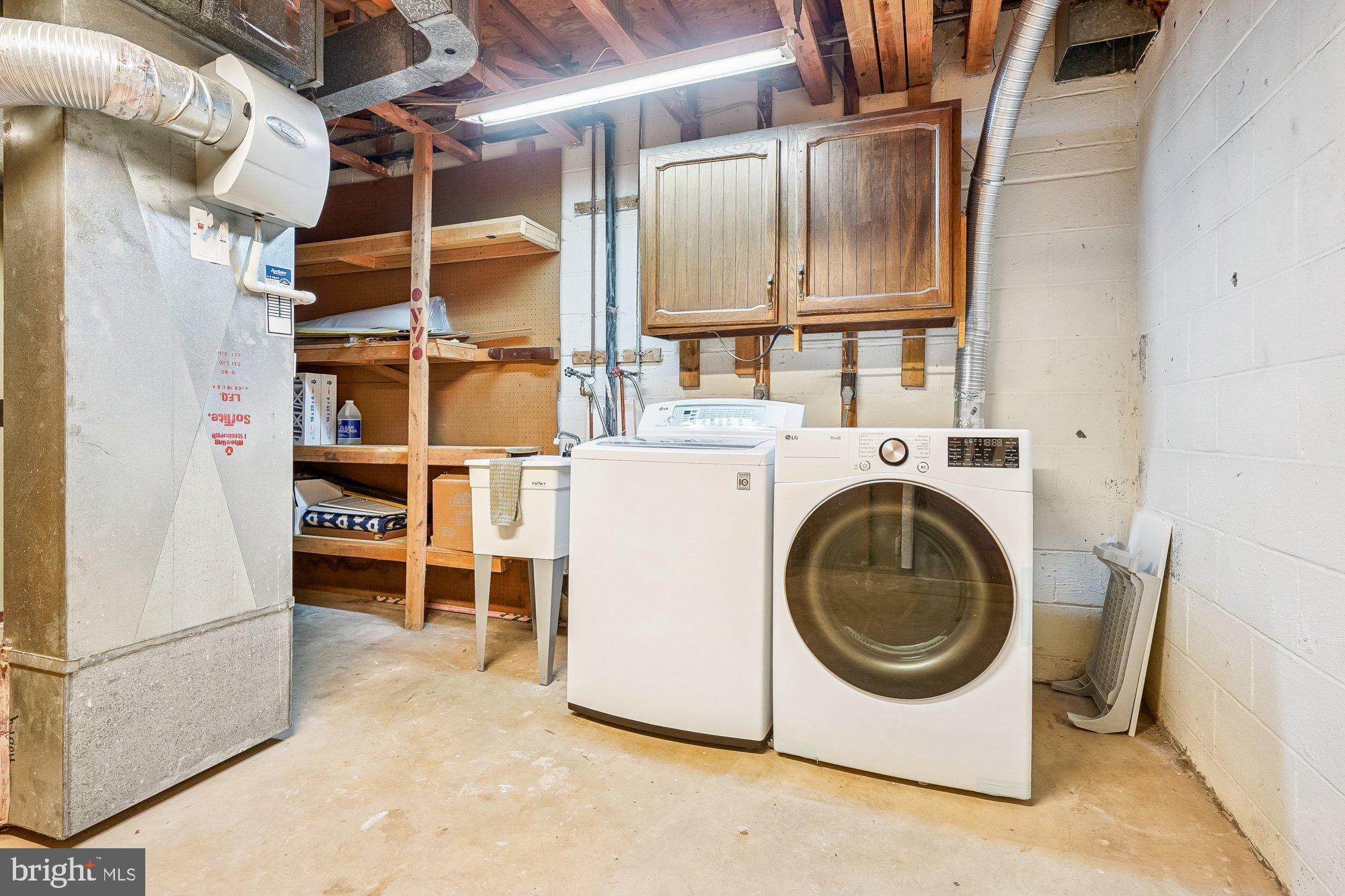 HILLSIDE COMMONS - Residential