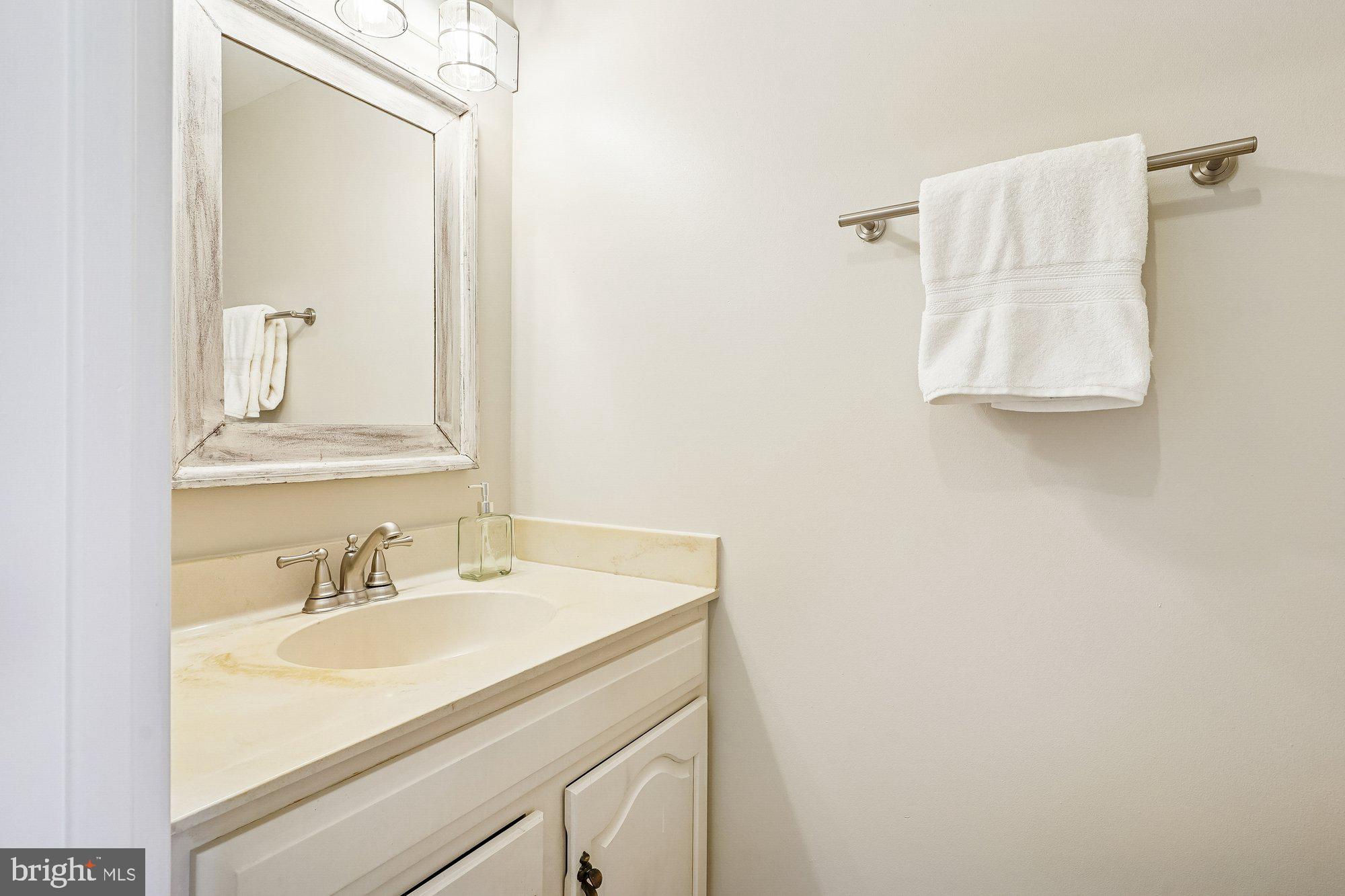 HILLSIDE COMMONS - Residential