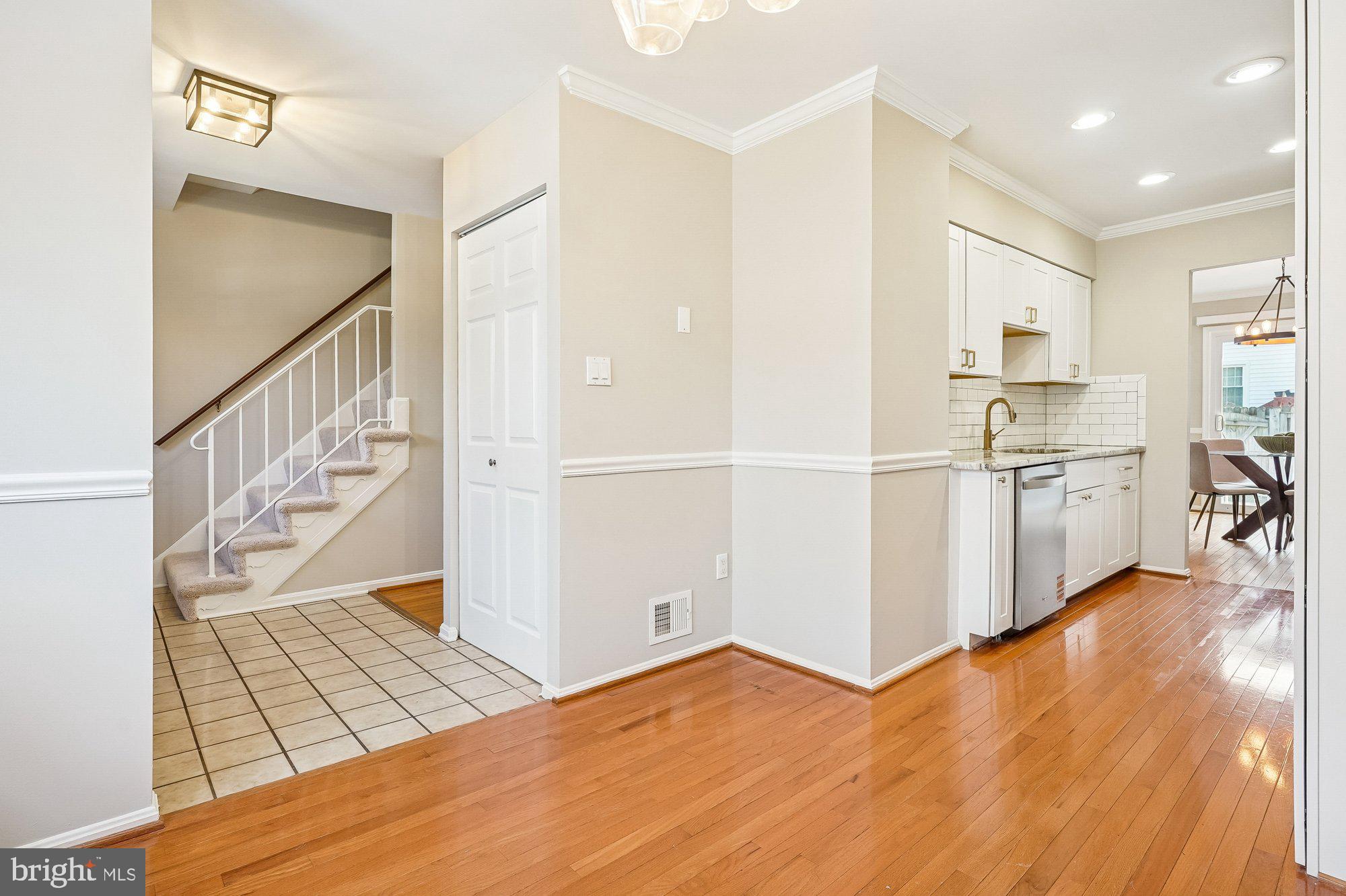 HILLSIDE COMMONS - Residential