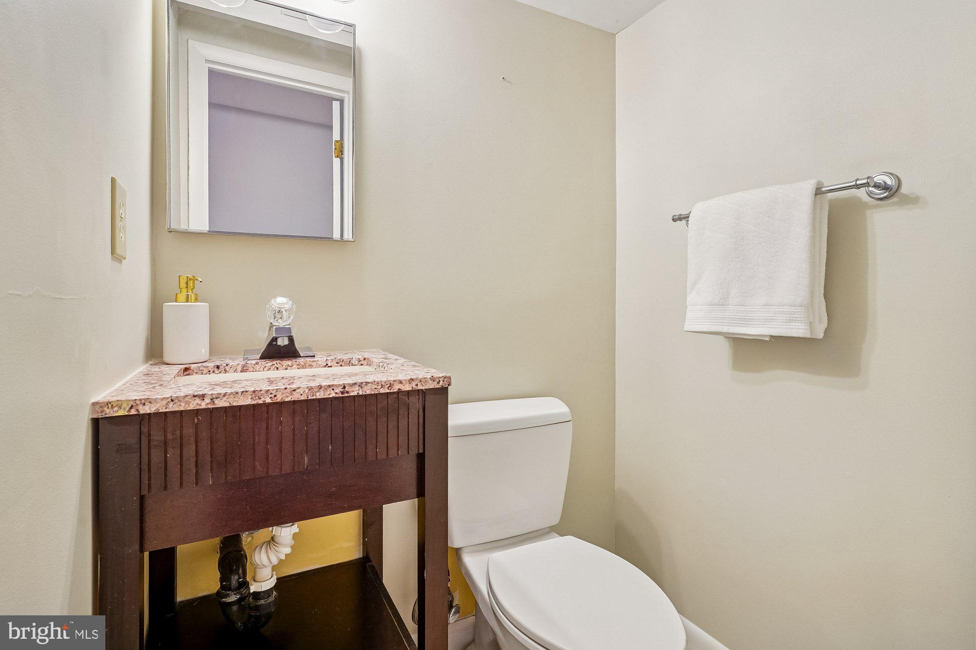 HILLSIDE COMMONS - Residential