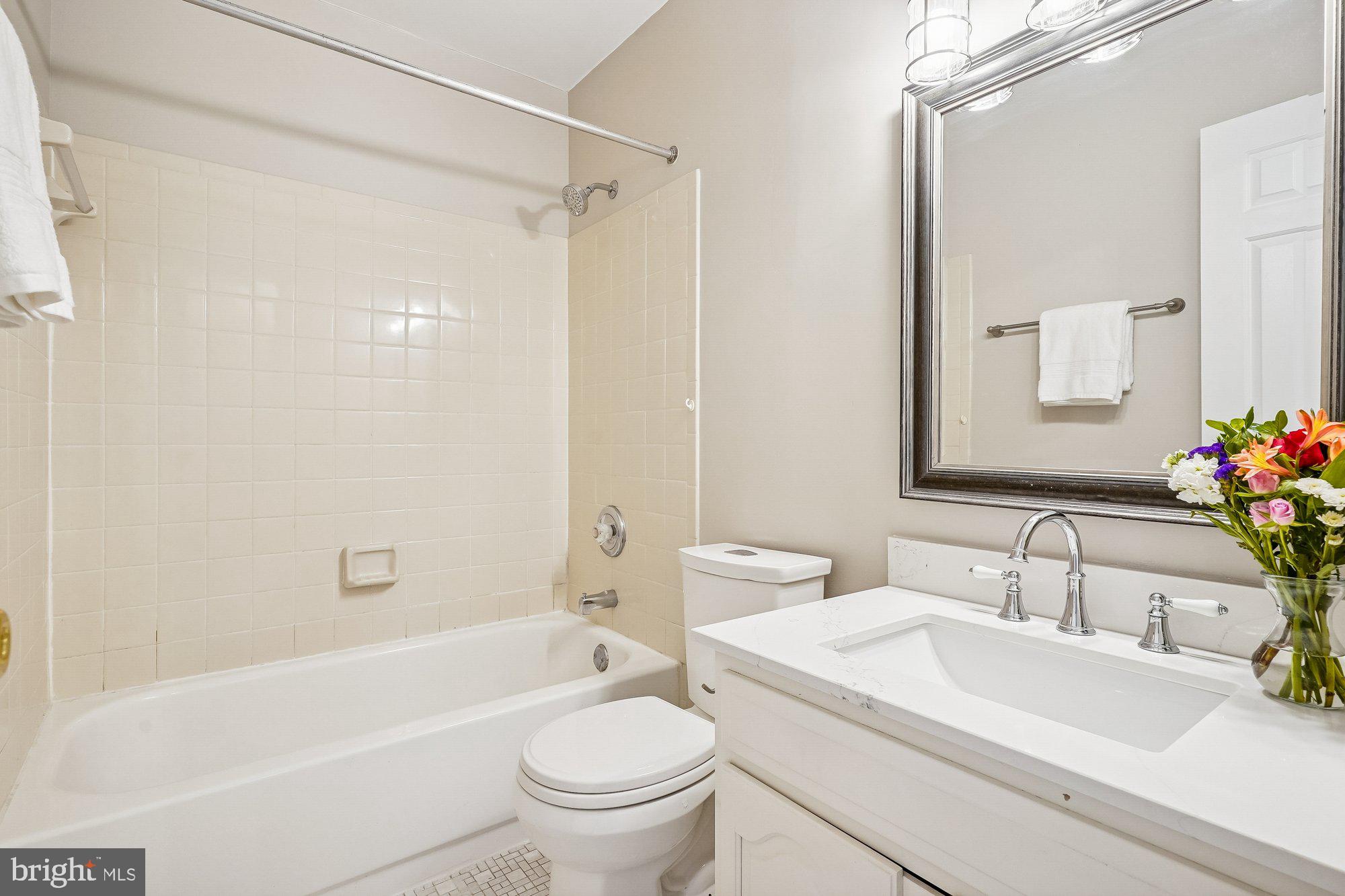 HILLSIDE COMMONS - Residential