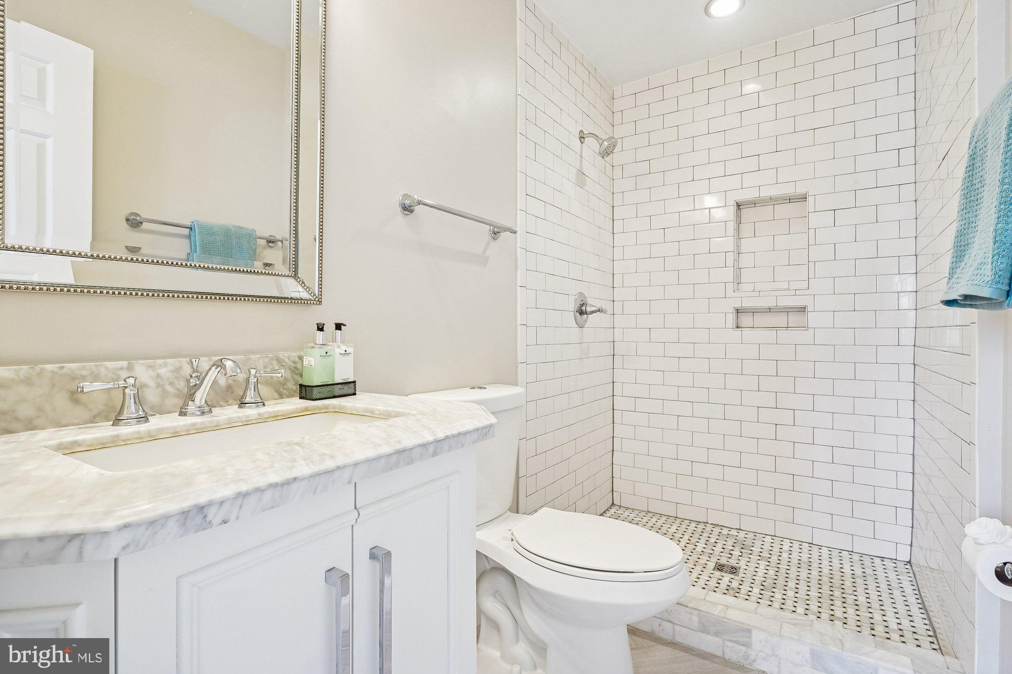 HILLSIDE COMMONS - Residential