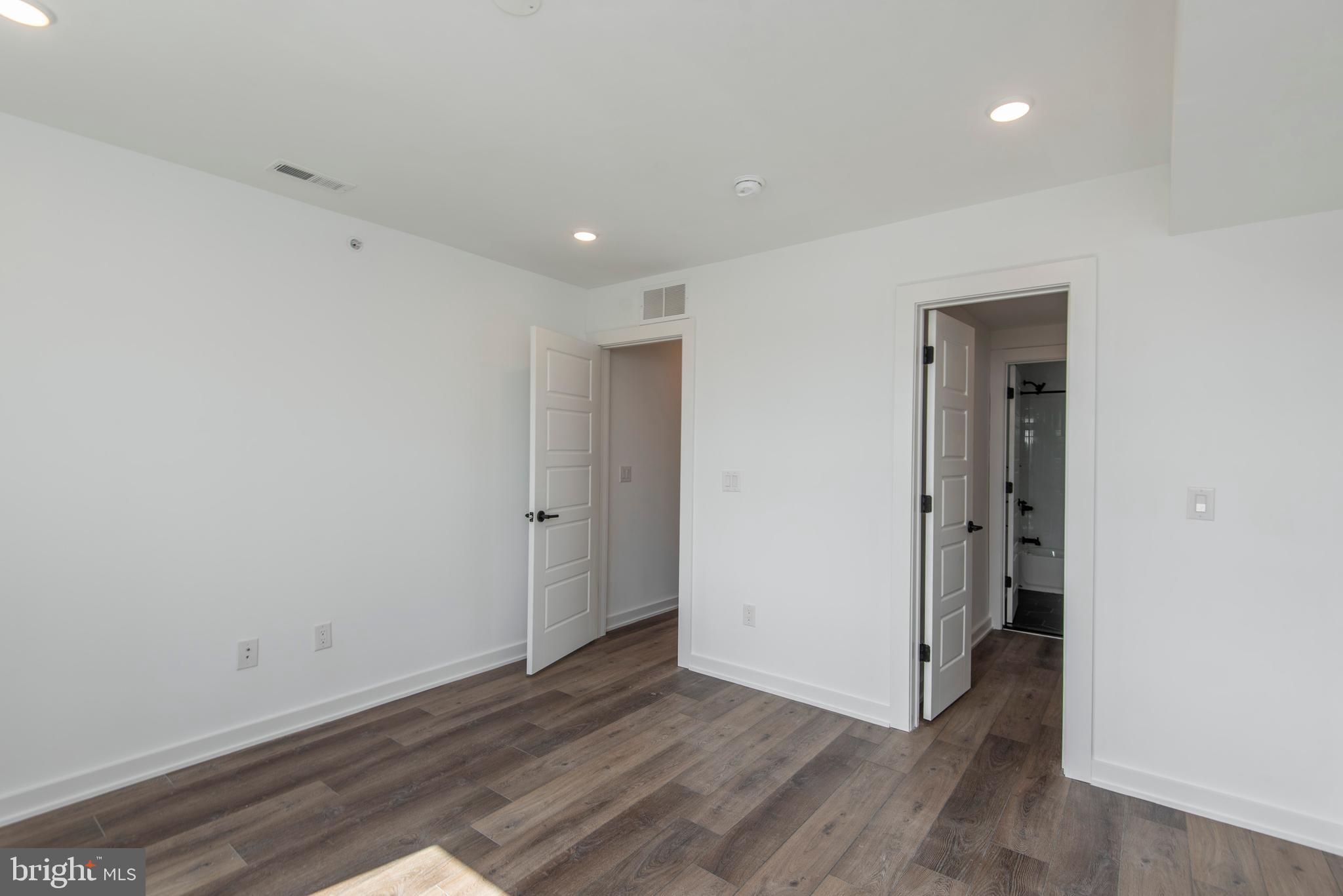 TEMPLE UNIVERSITY - Residential Lease