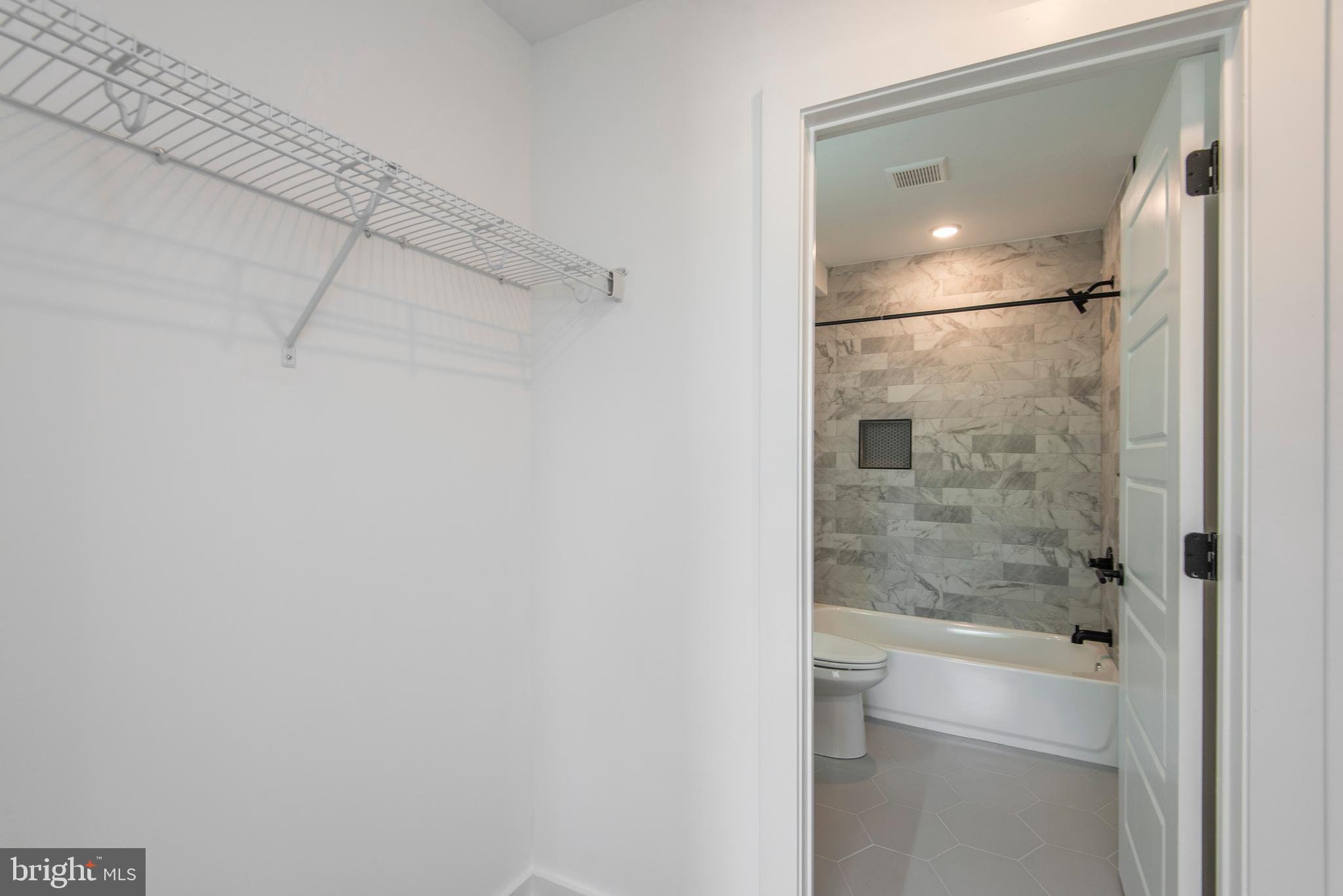 TEMPLE UNIVERSITY - Residential Lease