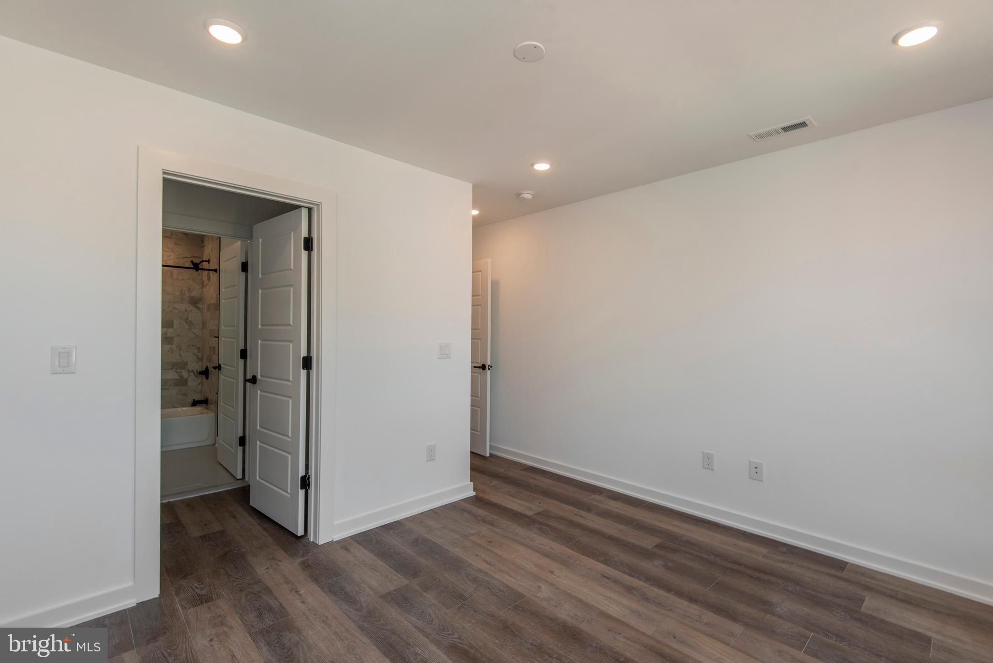 TEMPLE UNIVERSITY - Residential Lease