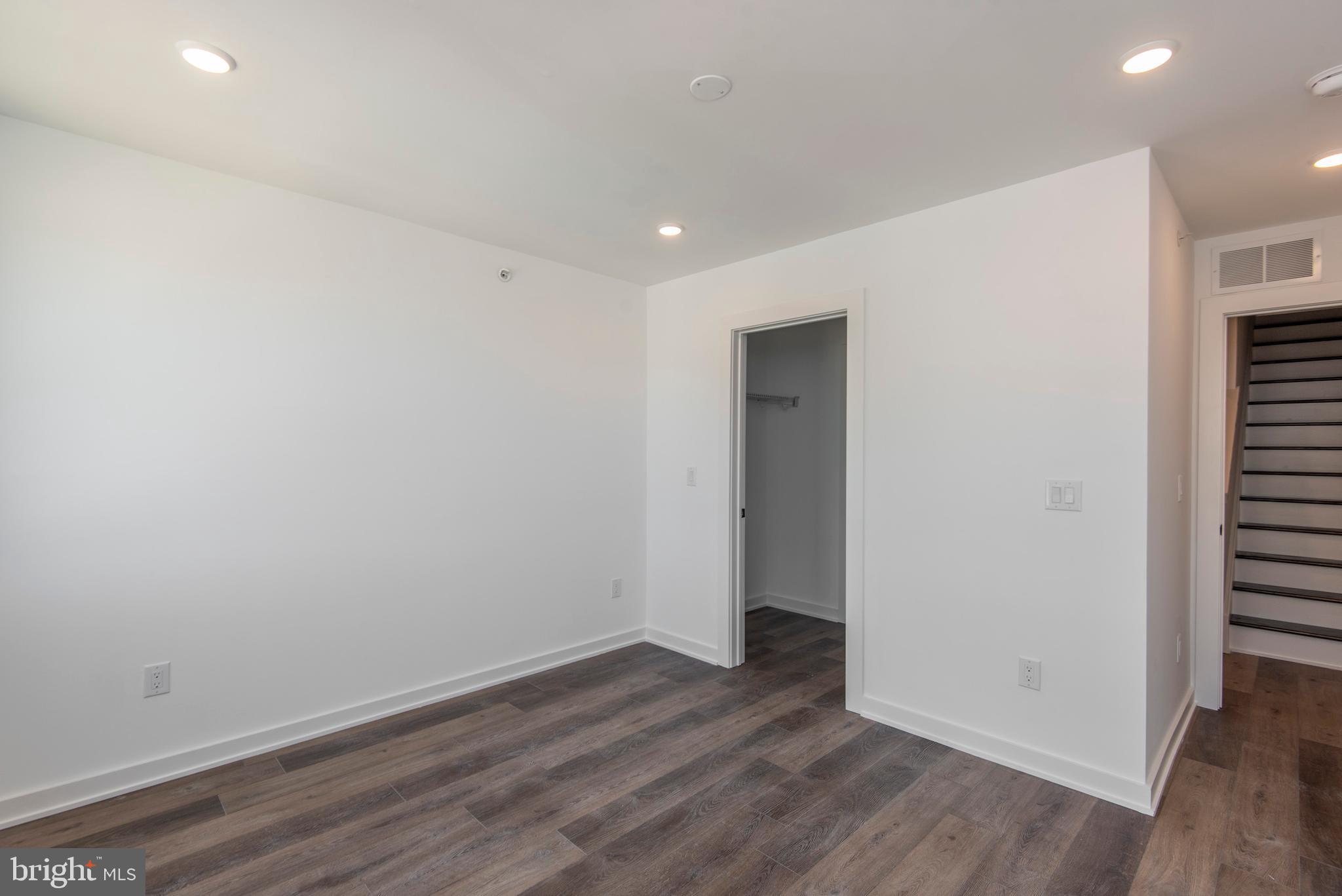 TEMPLE UNIVERSITY - Residential Lease