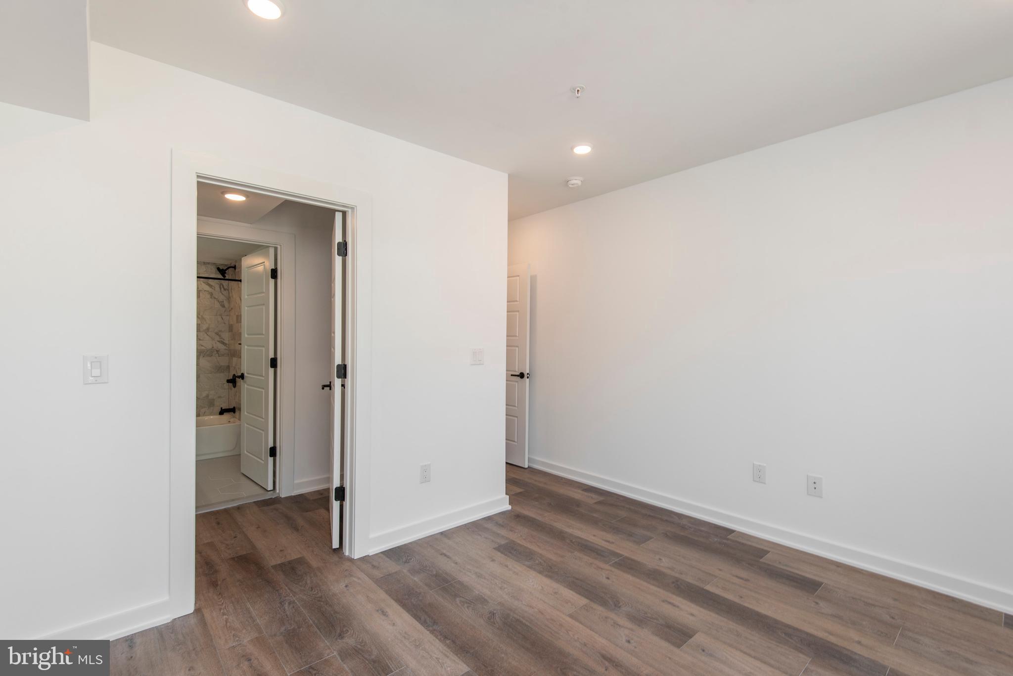 TEMPLE UNIVERSITY - Residential Lease